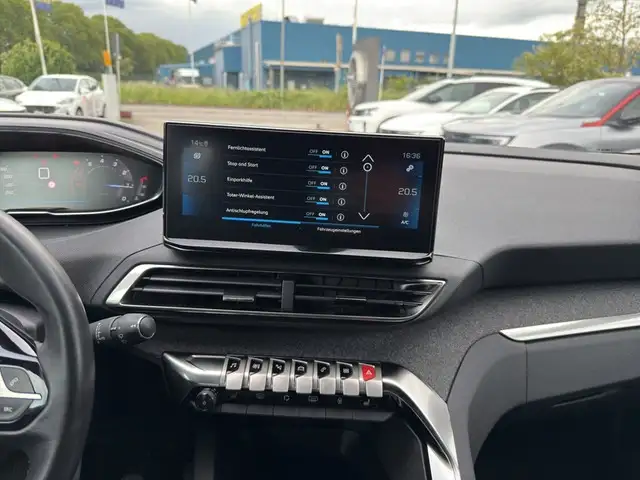 Peugeot 5008 view 12