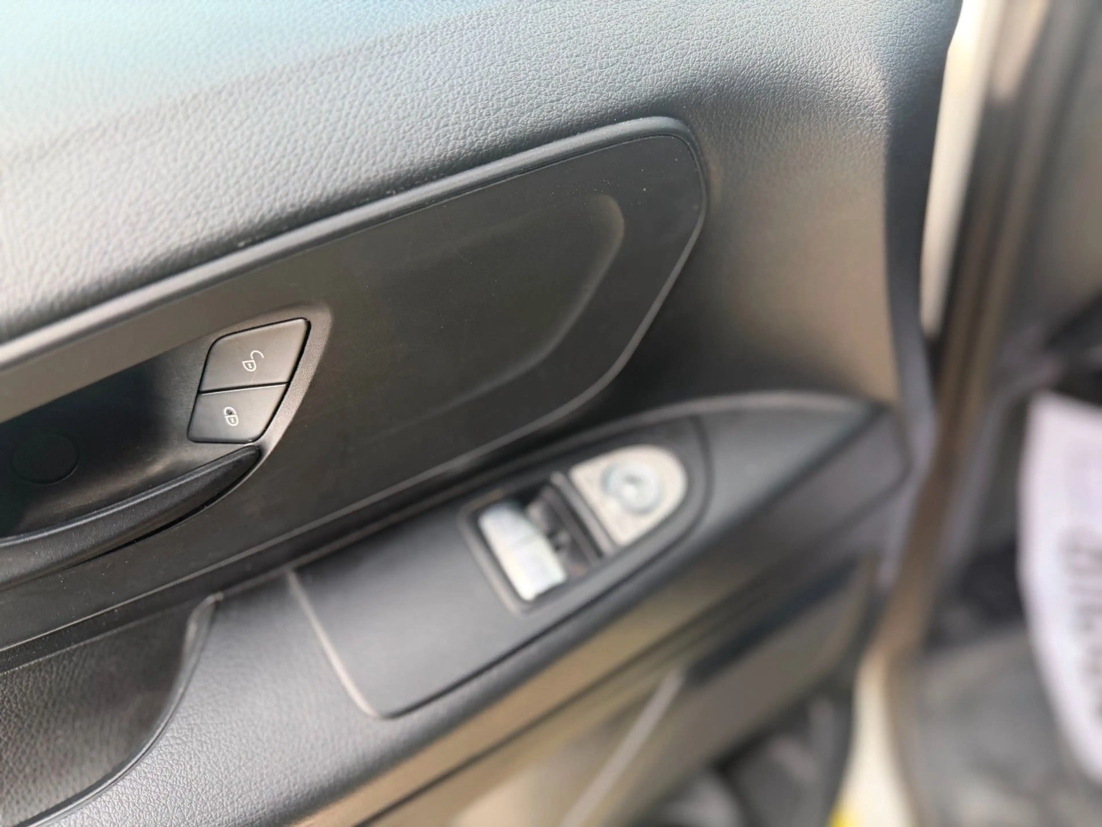 Mercedes-Benz Vito 114 CDI Kasten FWD kompakt 1.Hand S-Heft — photo 10