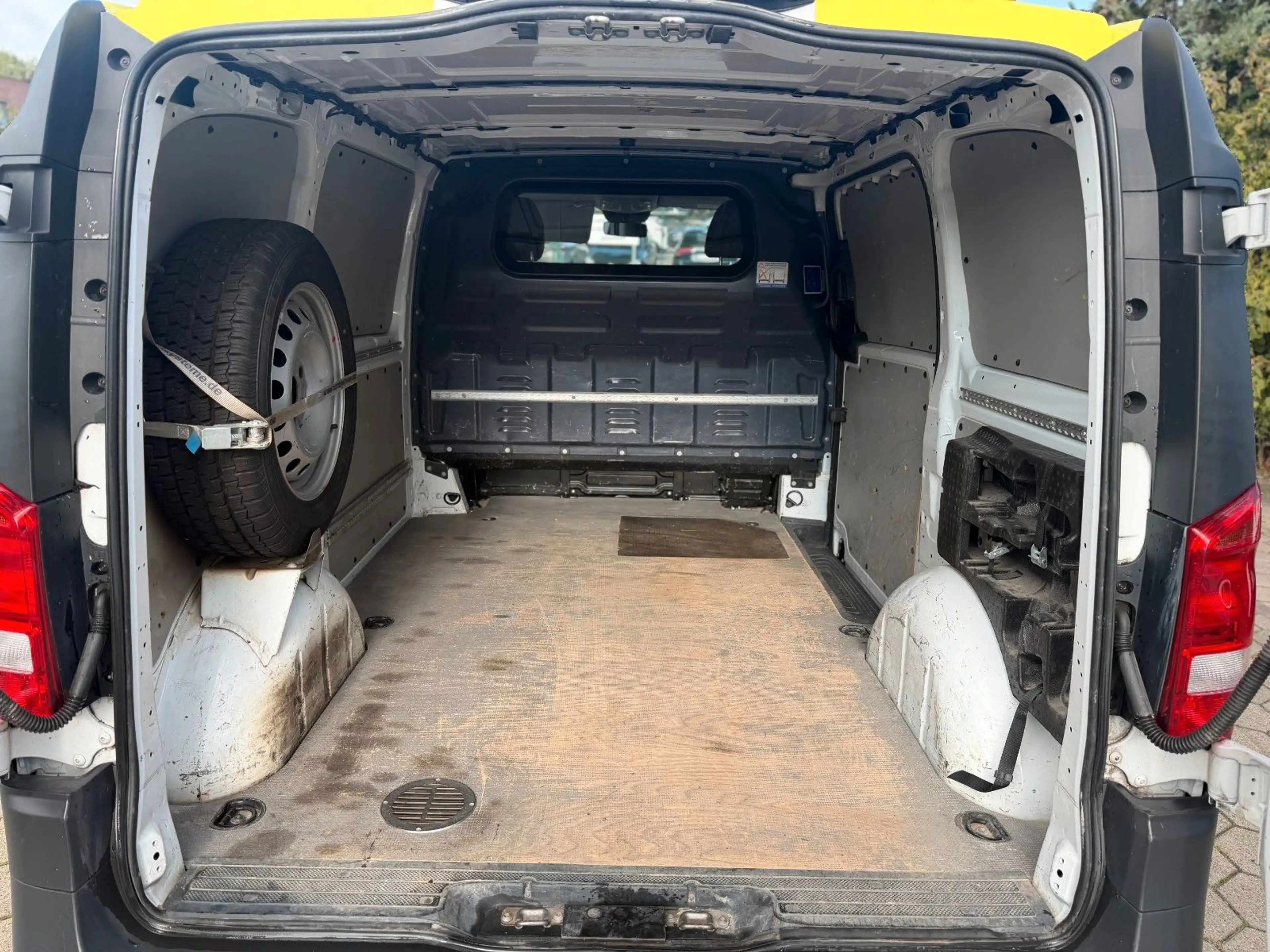 Mercedes-Benz Vito 114 CDI Kasten FWD kompakt 1.Hand S-Heft — photo 9