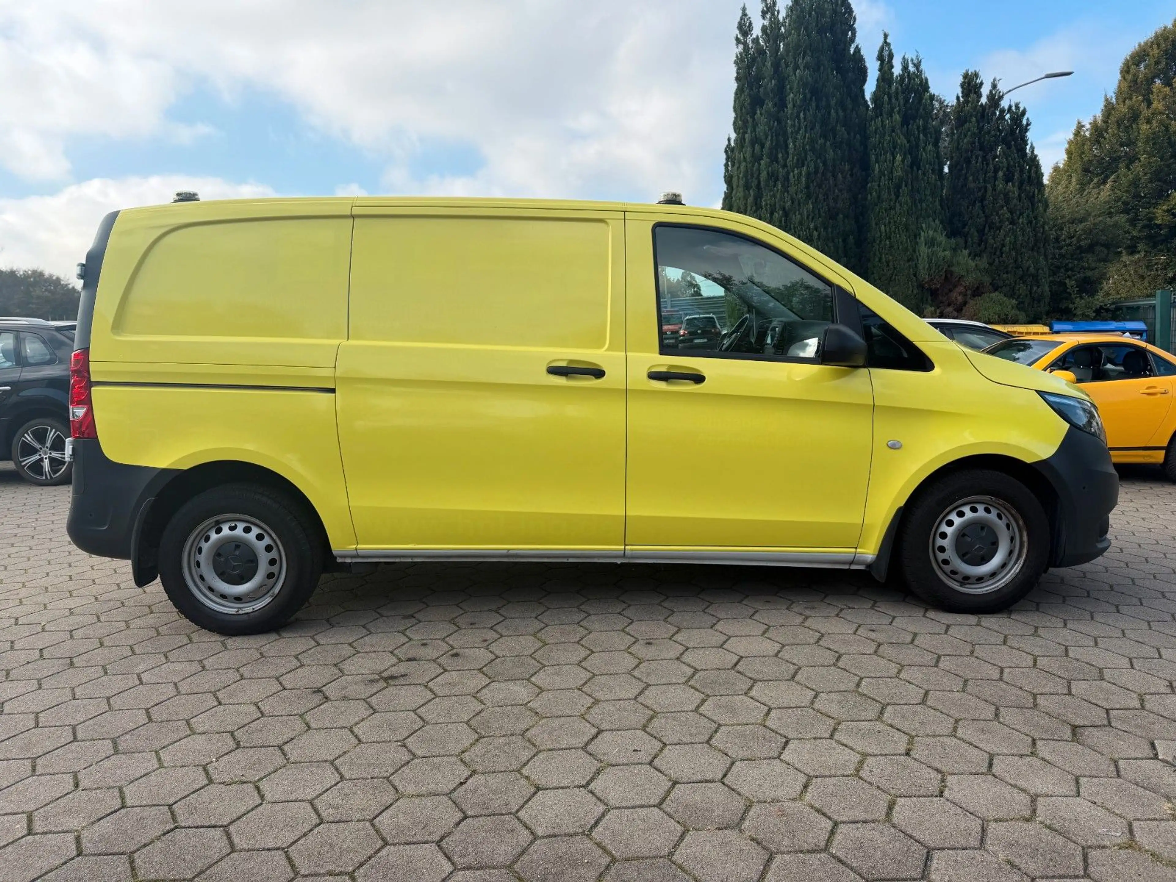 Mercedes-Benz Vito 114 CDI Kasten FWD kompakt 1.Hand S-Heft — photo 6