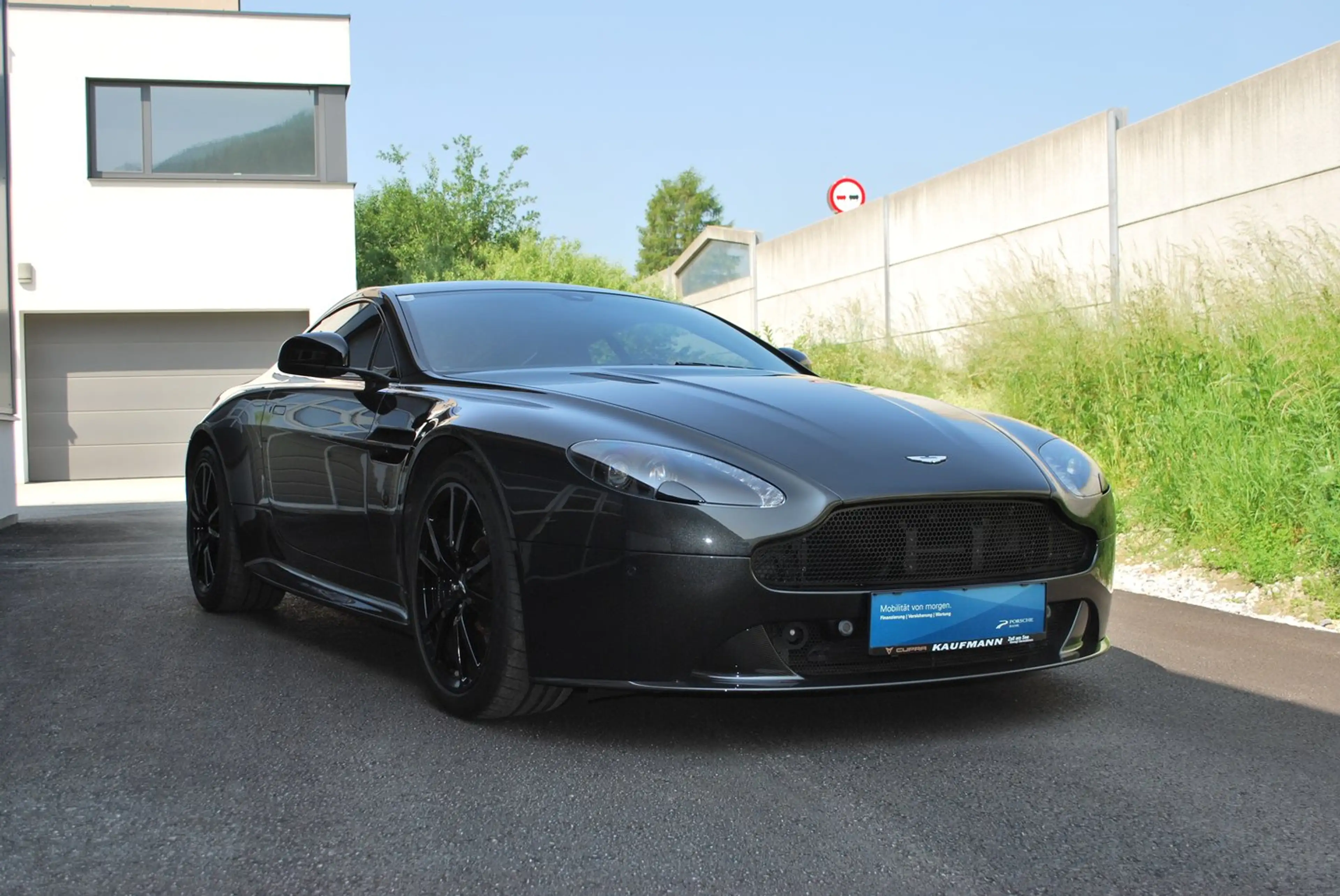 Aston Martin V8 Vantage S SP10 — photo 6