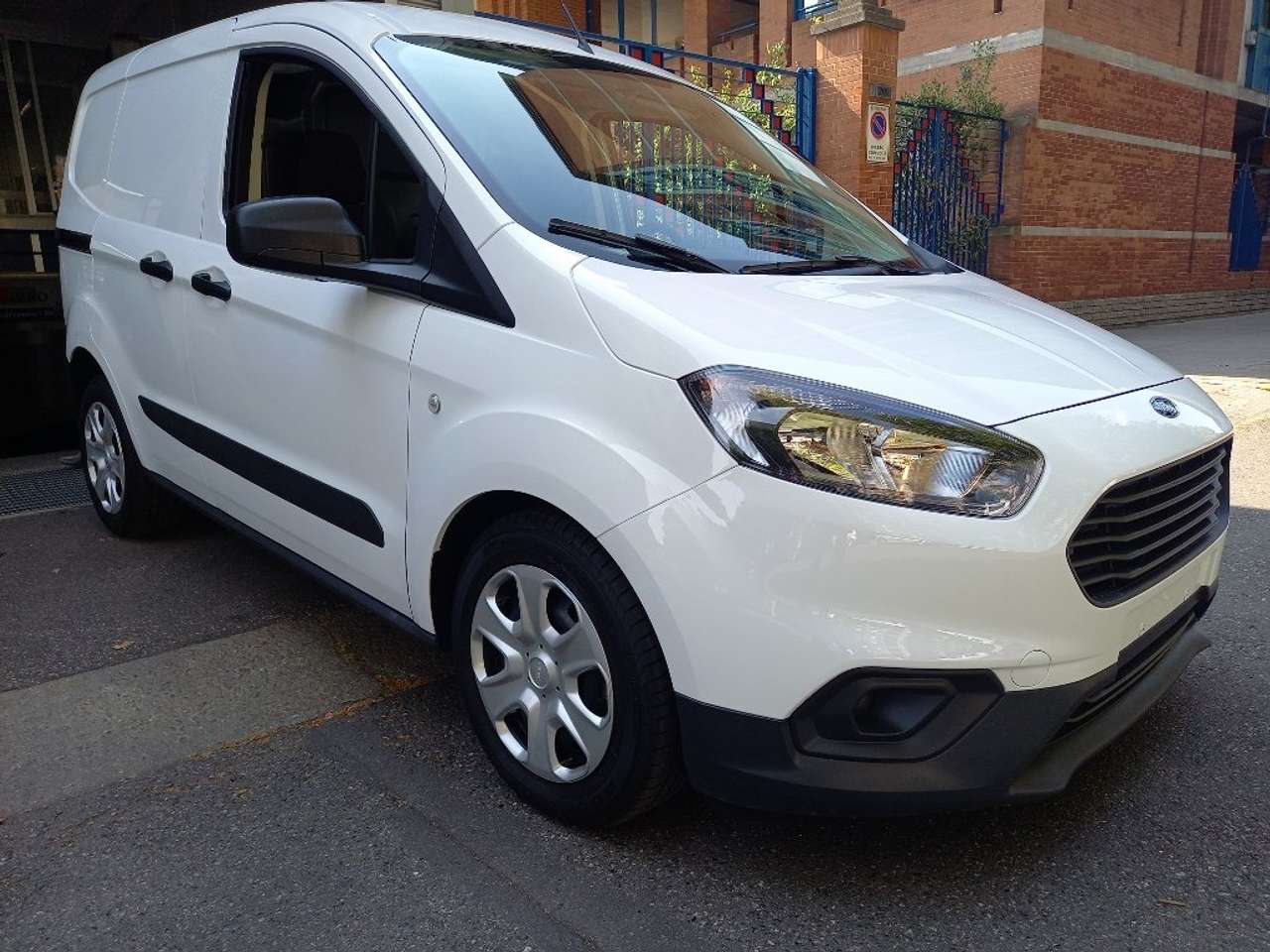 Ford Transit Courier 1.0 TURBO-BZ 100CV "TREND", KM ZERO, IVA ESCLUSA!!