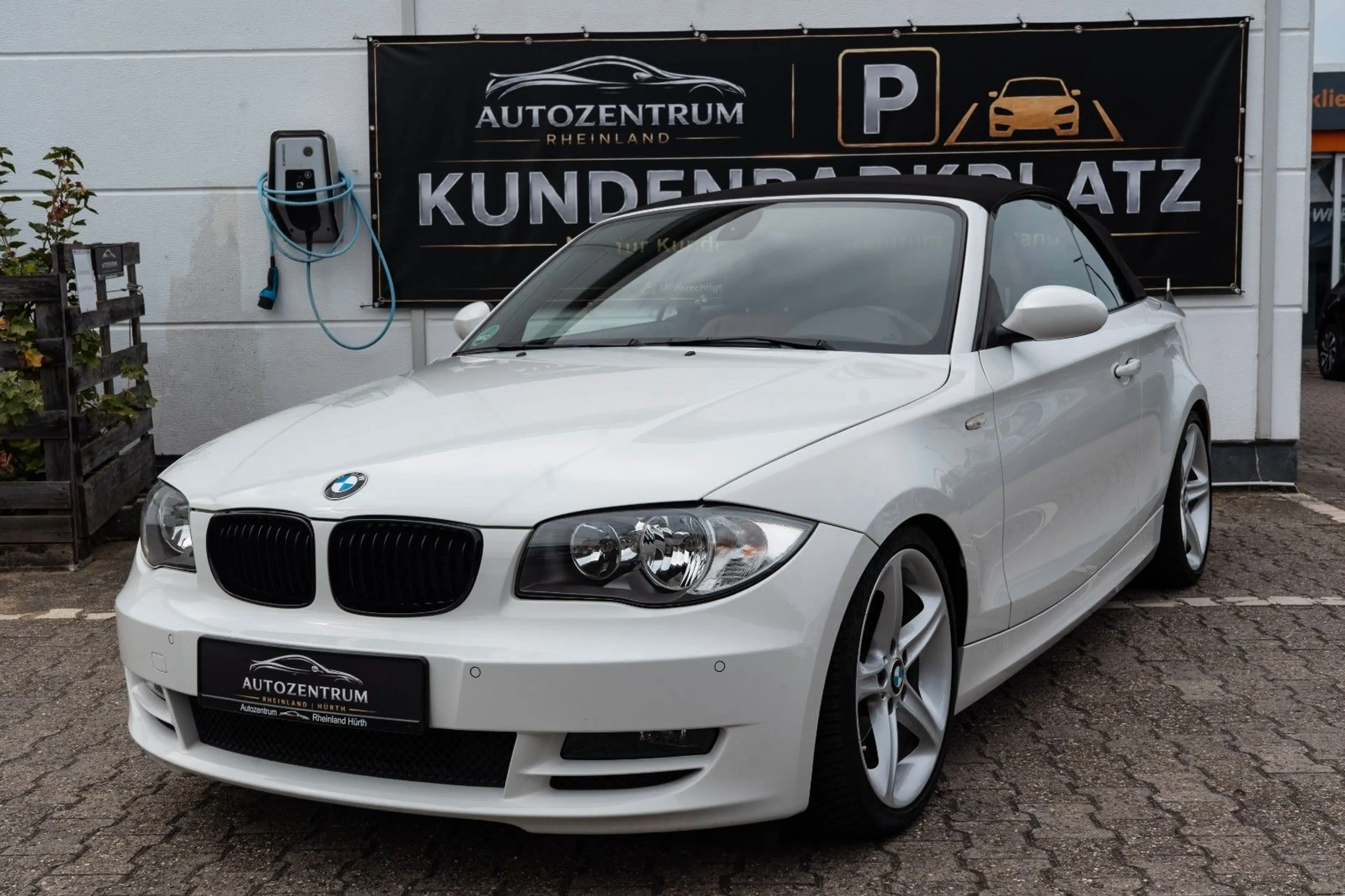 BMW 118 i Cabrio / NUR 62100 KM