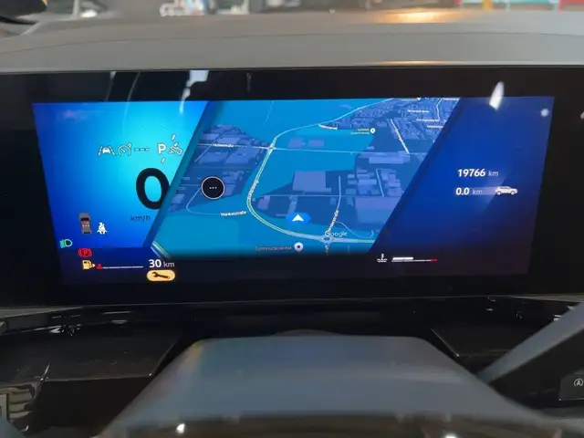 Renault Austral view 13