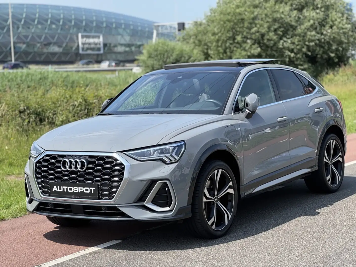 Audi Q3 Sportback 45 TFSI e 245 Pk S-Line Nardo Pano Camer Grijs - 1