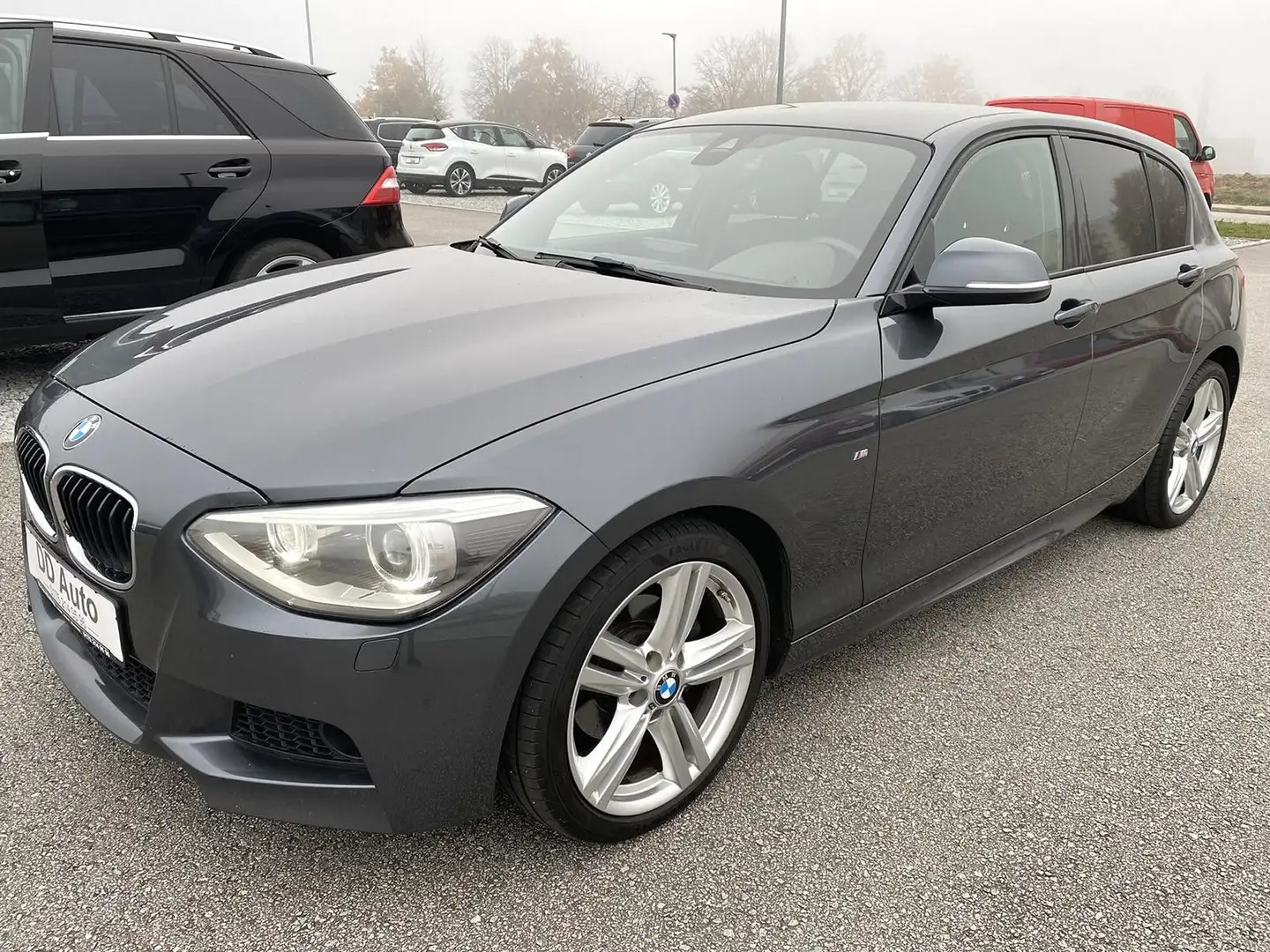 BMW 120 d Limousine M Sport Paket Harman Kardon Gris - 1