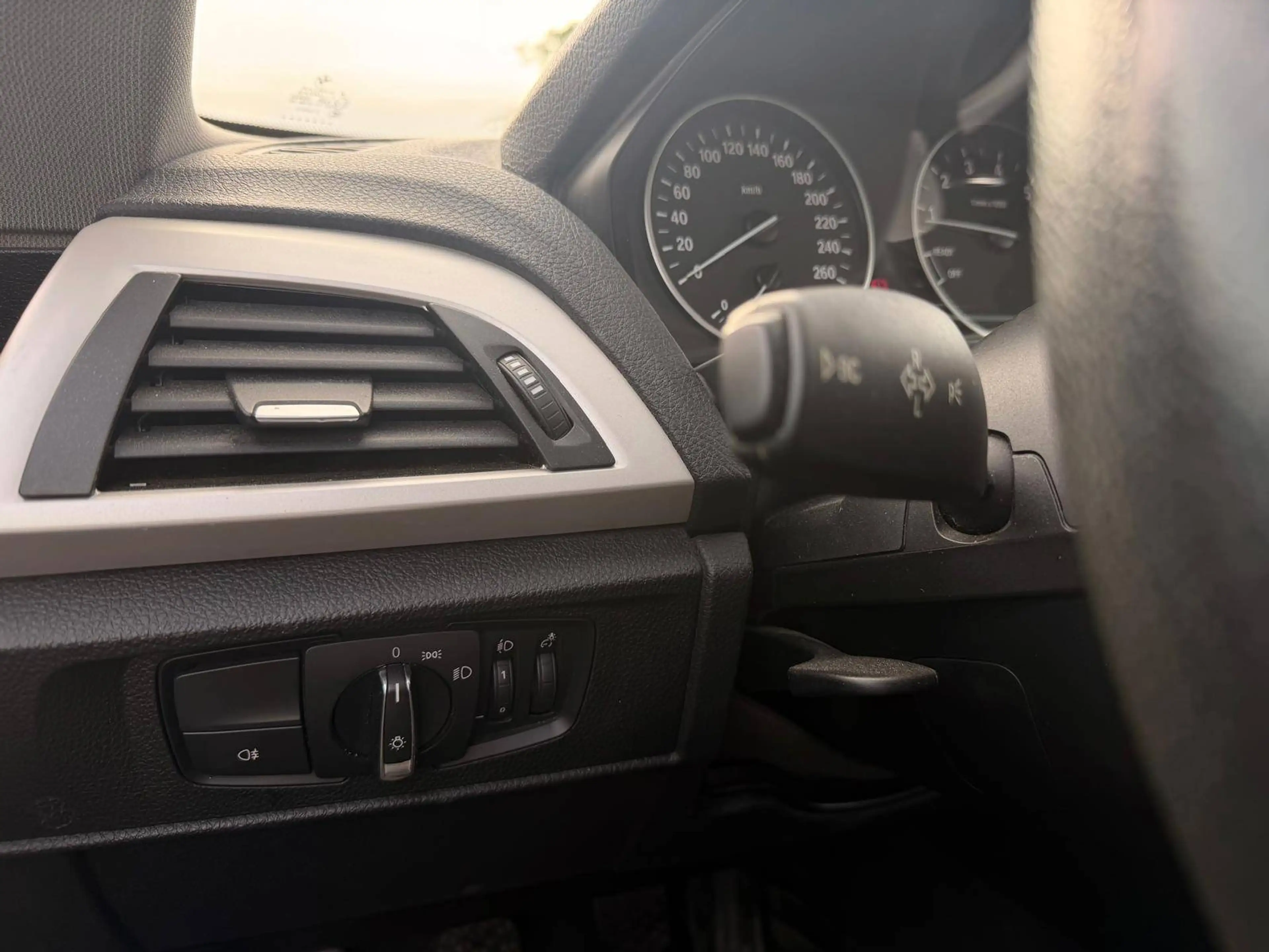 BMW 114 114i M Sport Edition — photo 7
