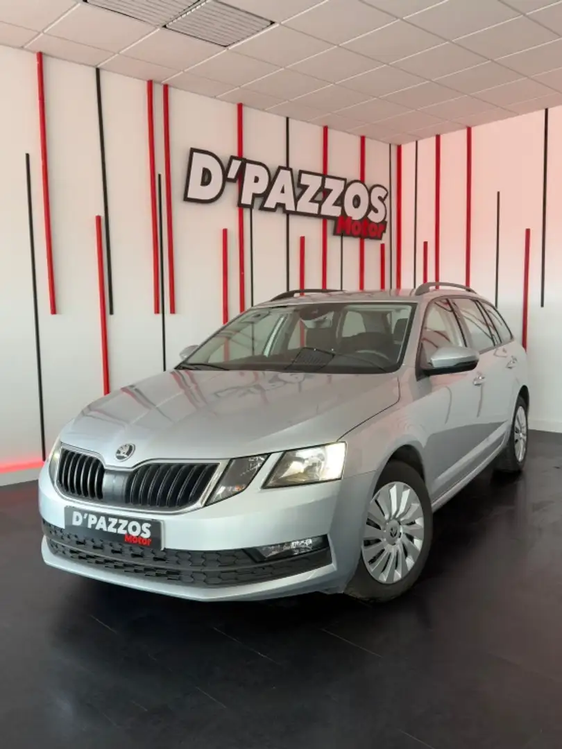 Skoda Octavia Combi 1.6TDI CR Style Gris - 1