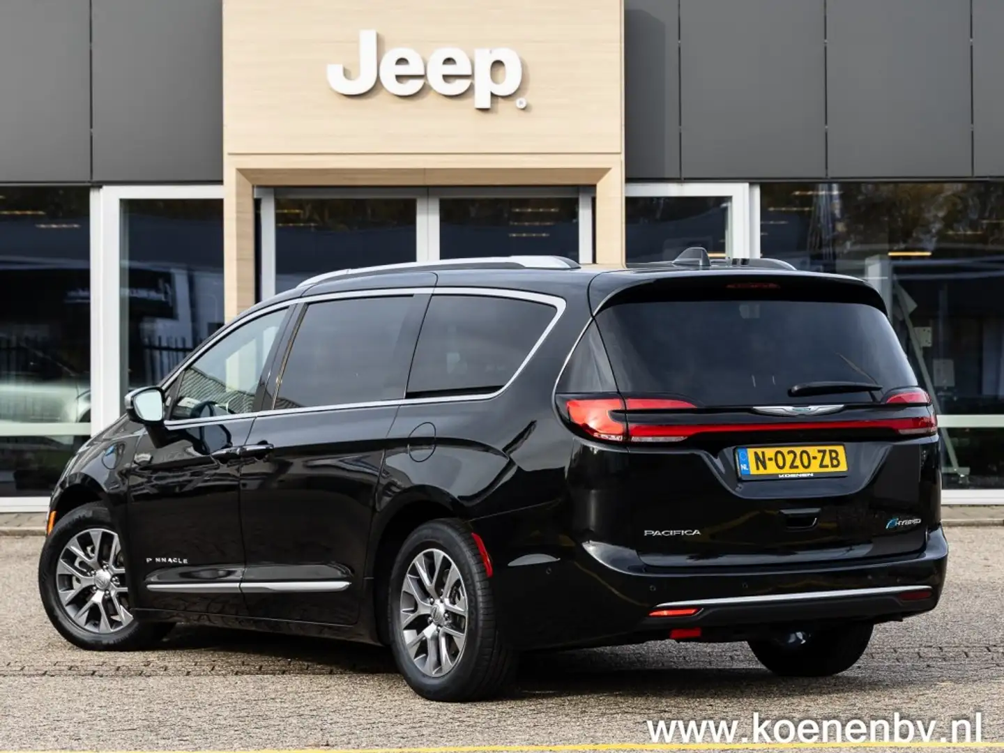 Chrysler Pacifica 3.6 V6 Plug-In Hybrid Pinnacle PANO / LEER / ADAPT Zwart - 2