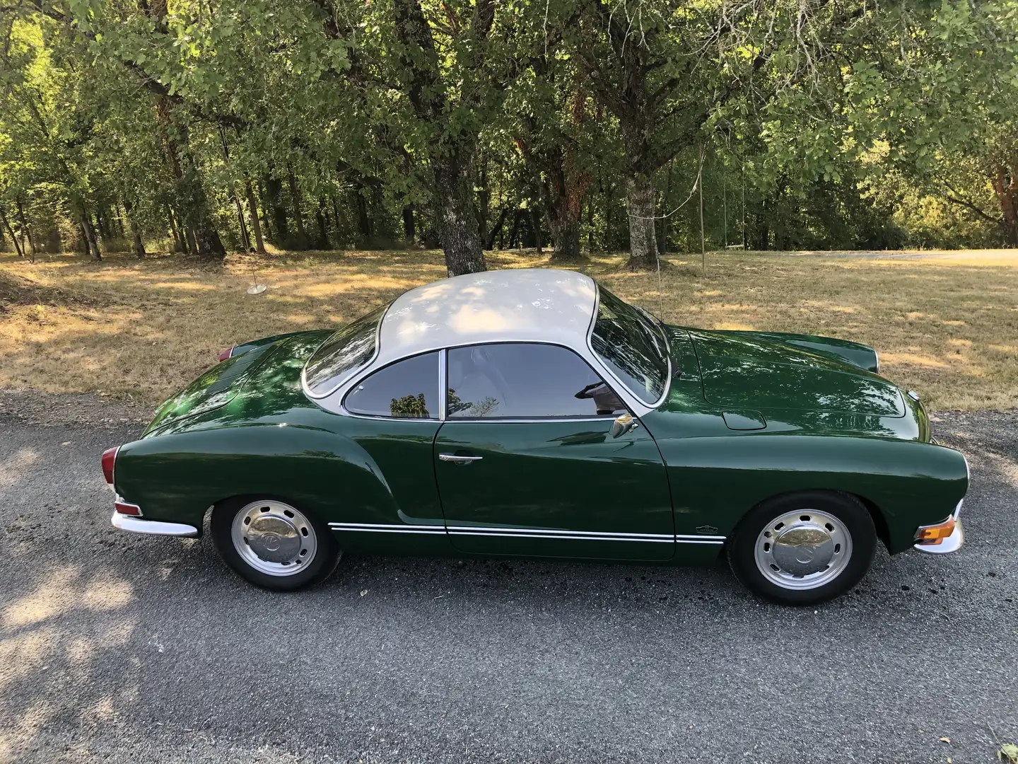 Volkswagen Karmann Ghia Vert - 1