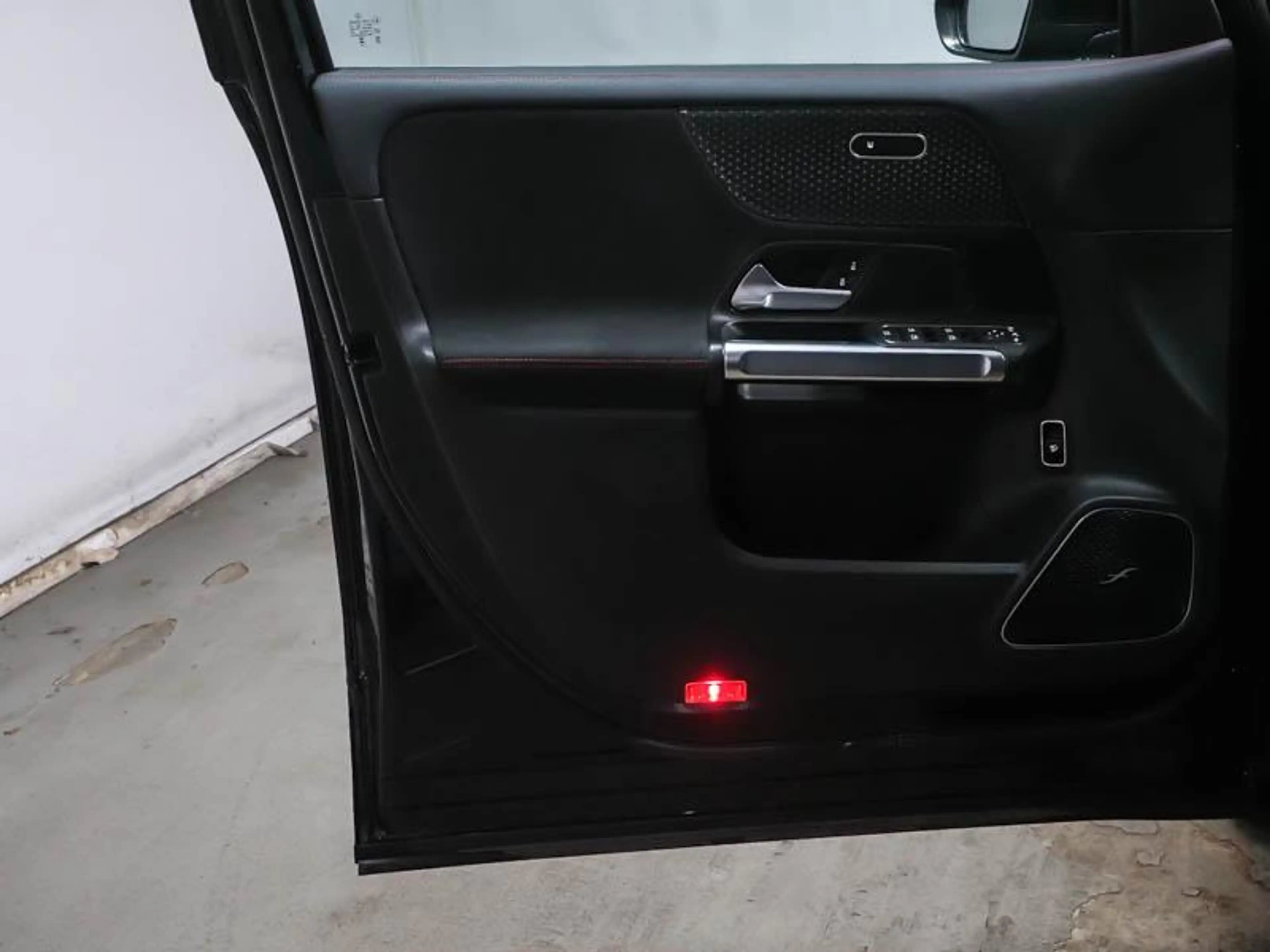 Mercedes-Benz EQB 250 250+ AMG 7p. 71 kWh — photo 8
