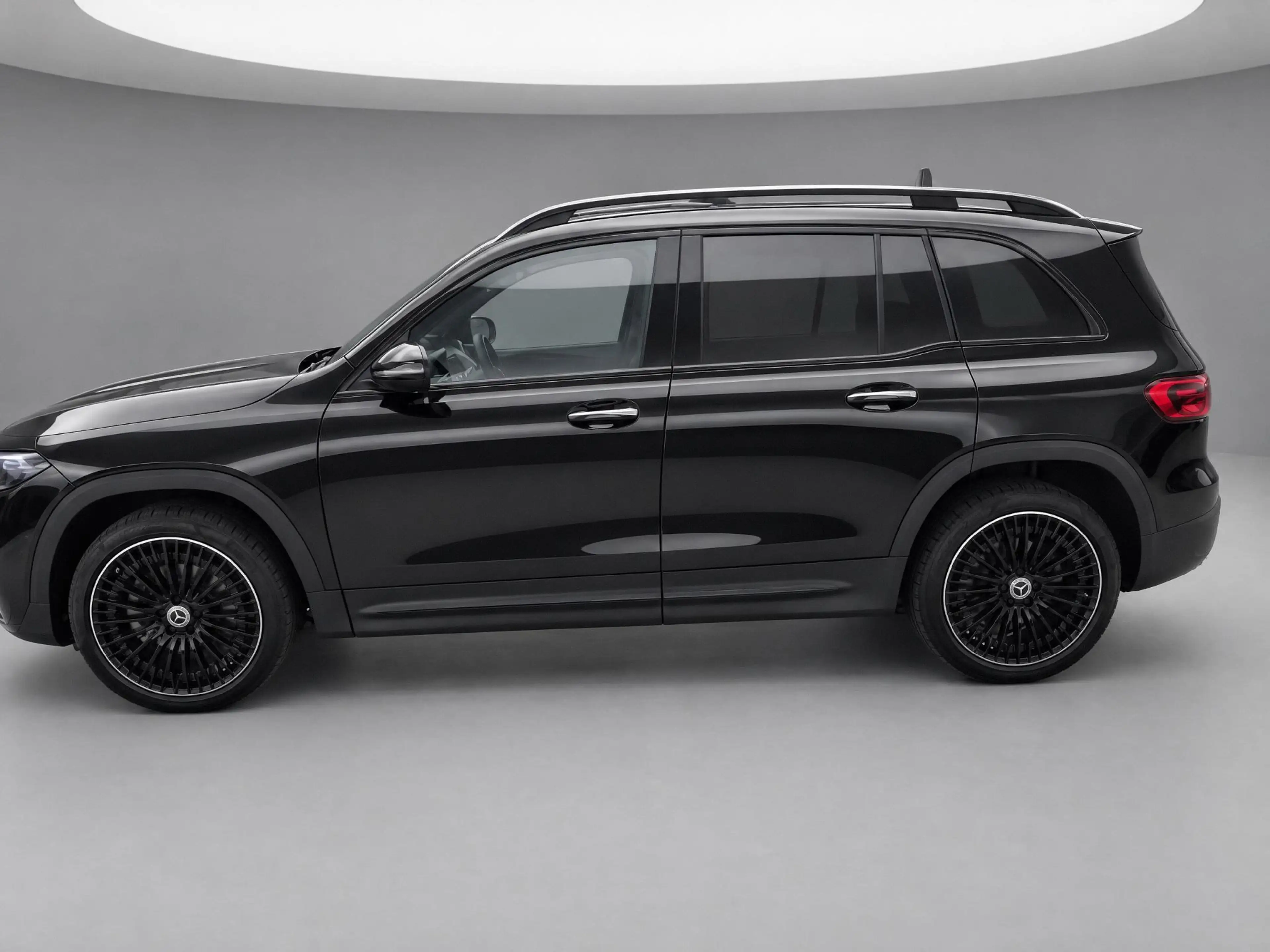 Mercedes-Benz EQB 250 250+ AMG 7p. 71 kWh — photo 3