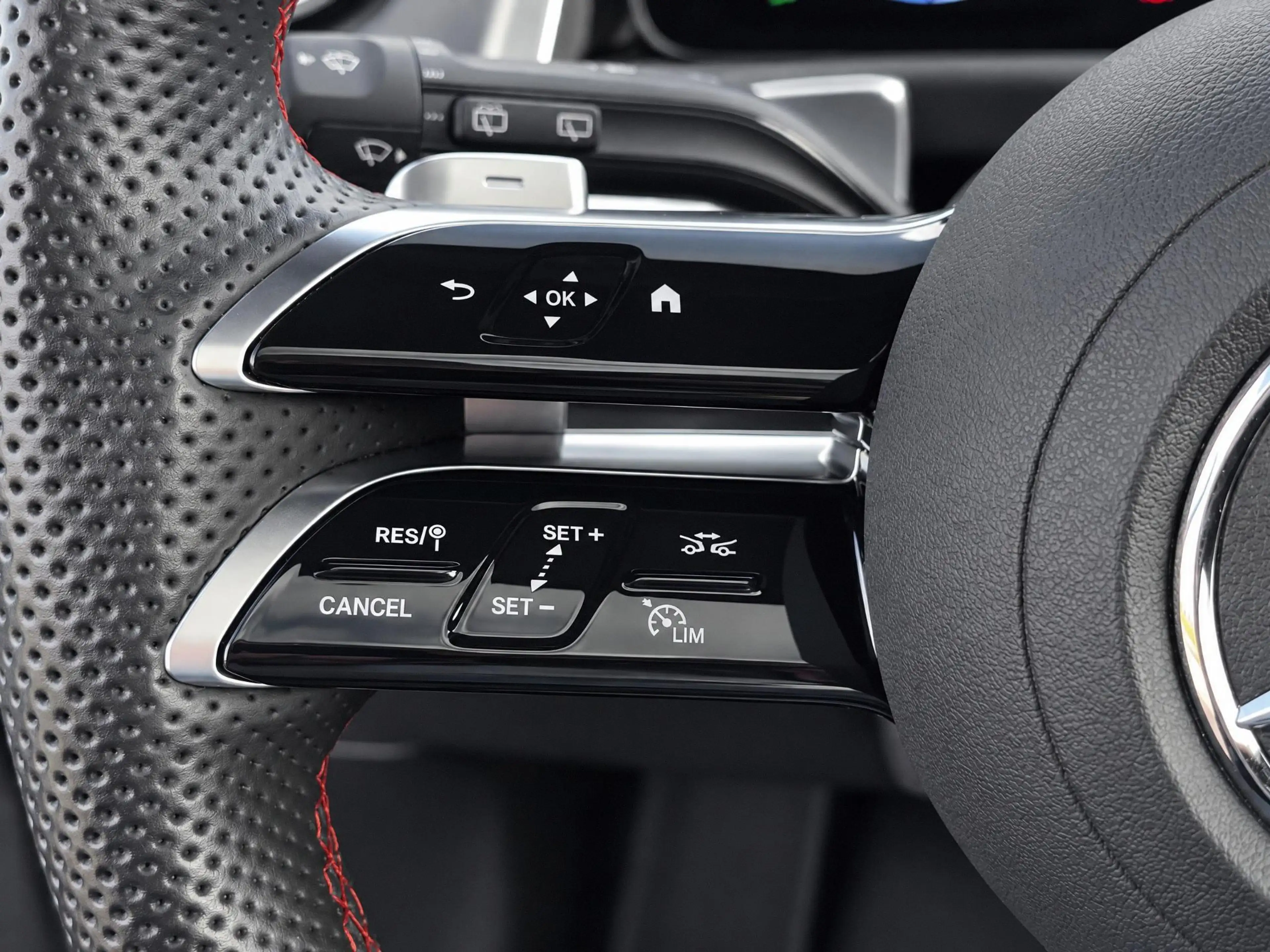Mercedes-Benz EQB 250 250+ AMG 7p. 71 kWh — photo 11