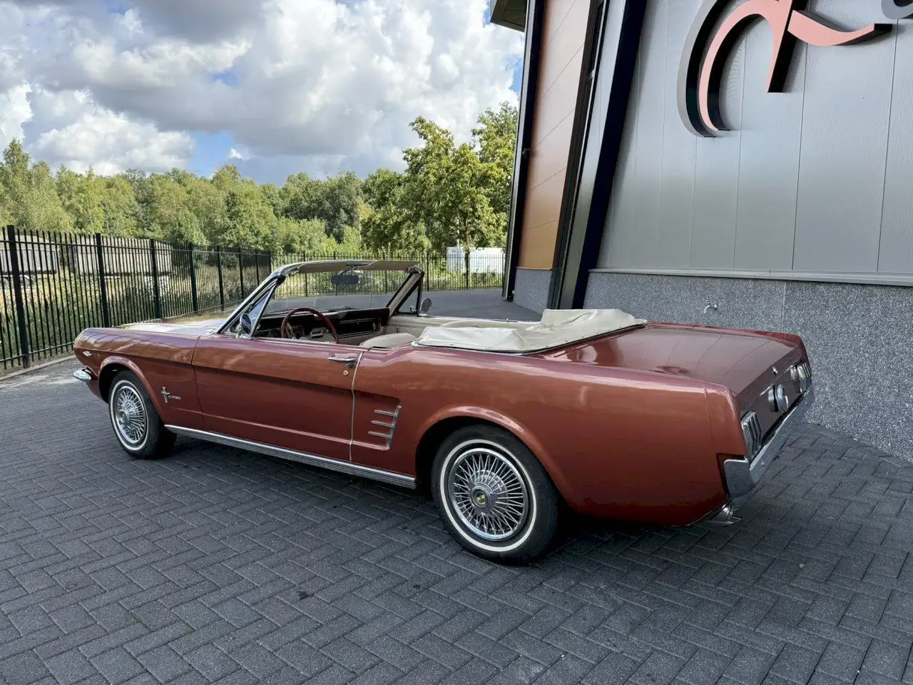 Ford Mustang Convertible, foto 7