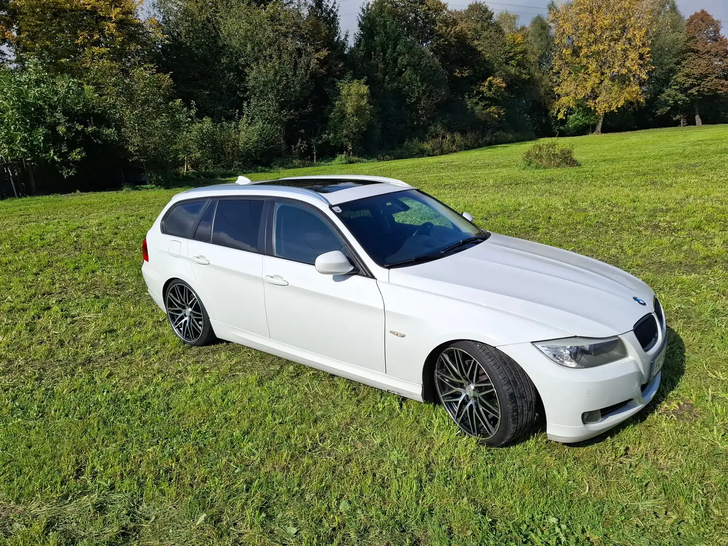 BMW 316 316d Touring Bílá - 1
