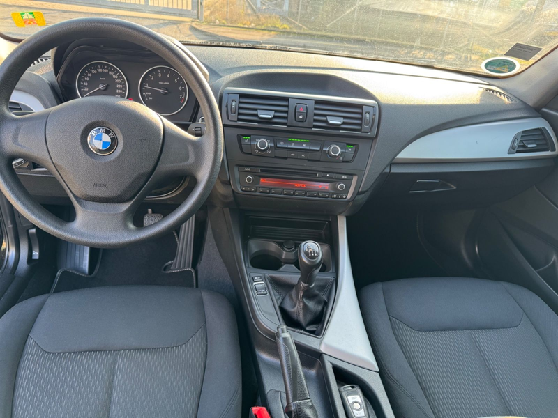 BMW 116 i Sport Line — photo 11