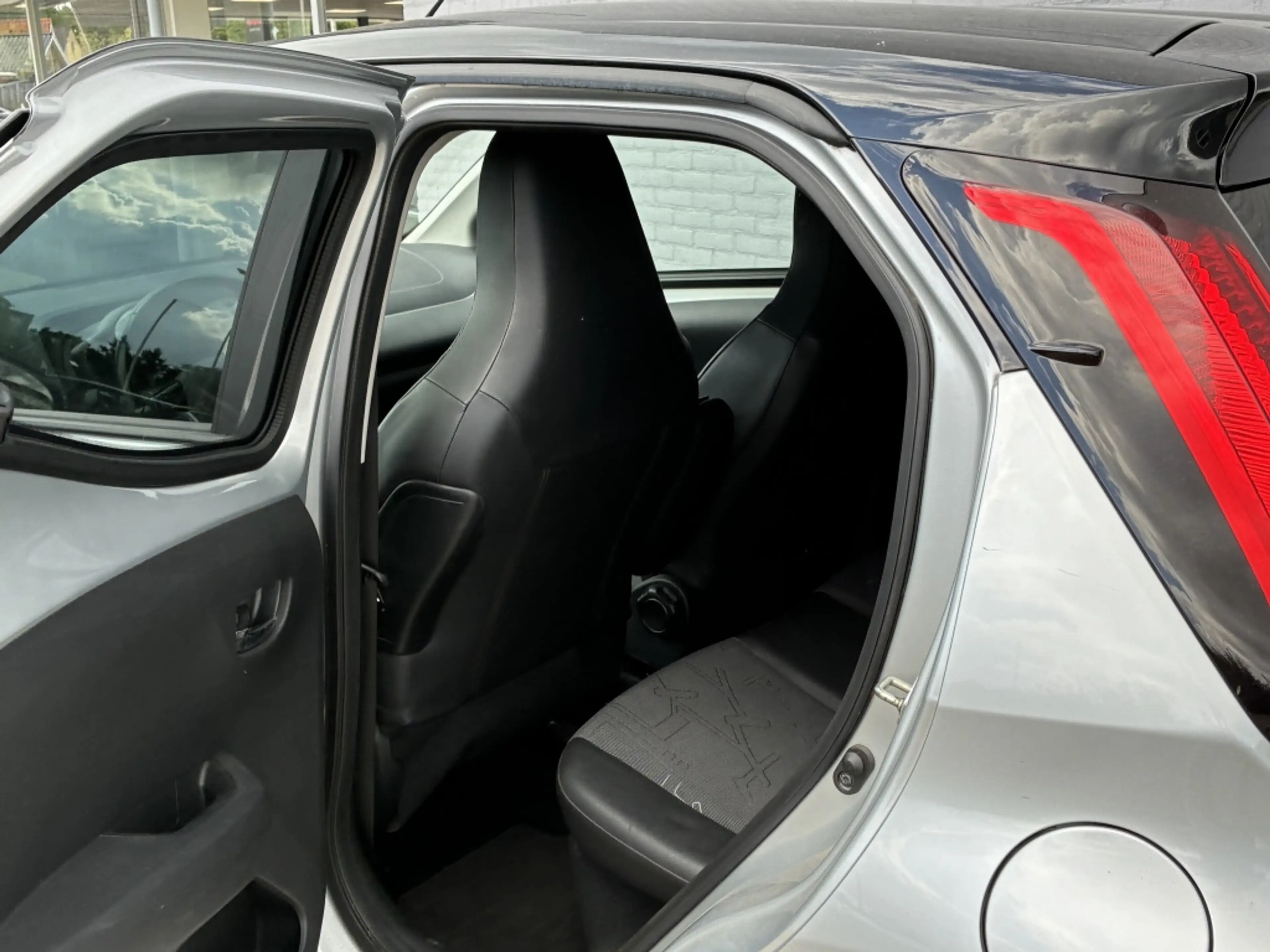 Toyota Aygo 1.0 VVT-i X-Clusiv 5-deurs | NL auto | Clima | Nav — photo 11