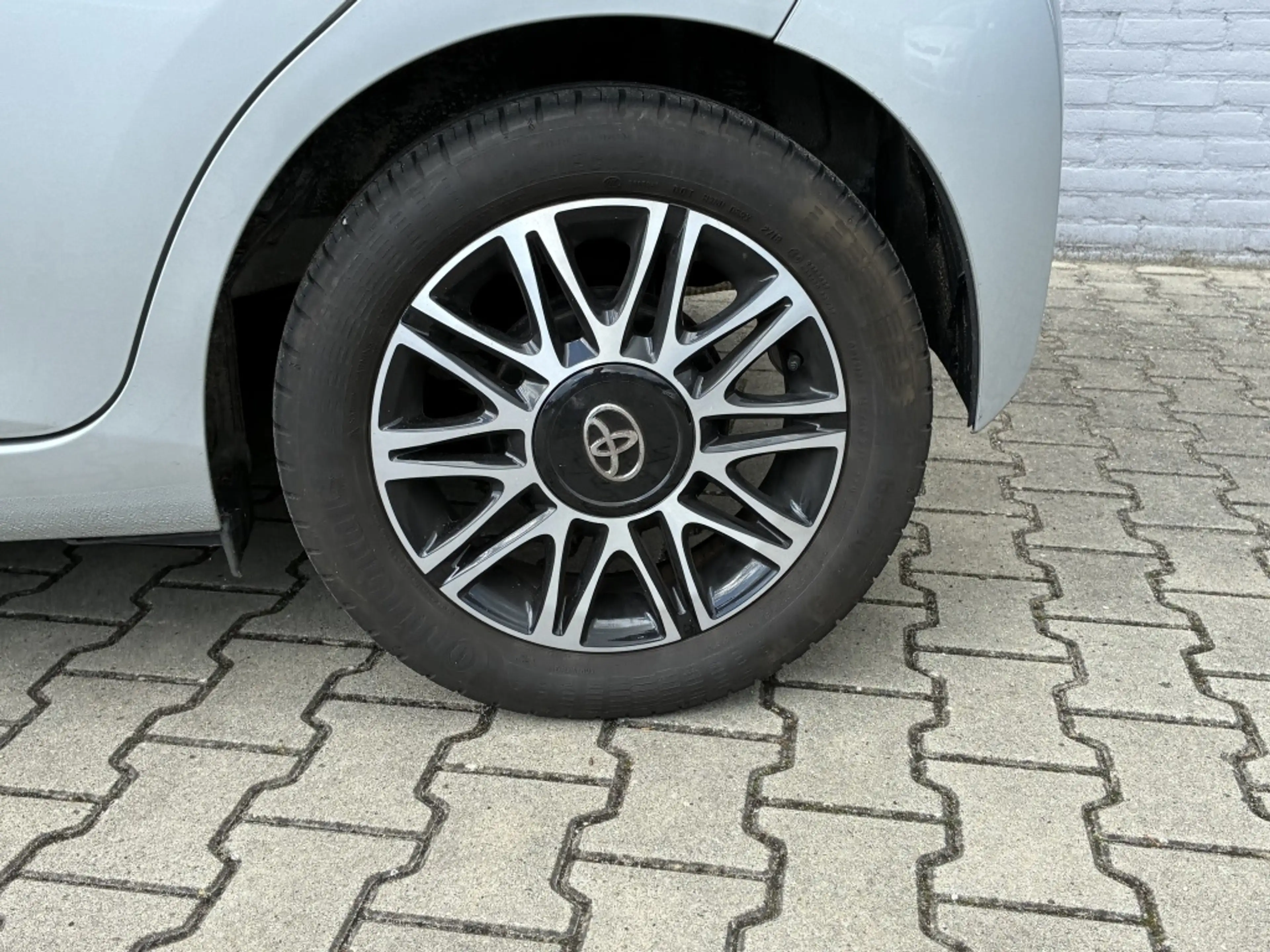 Toyota Aygo 1.0 VVT-i X-Clusiv 5-deurs | NL auto | Clima | Nav — photo 4