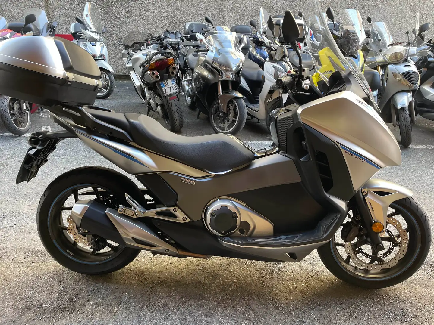 Honda Integra sport Gris - 1