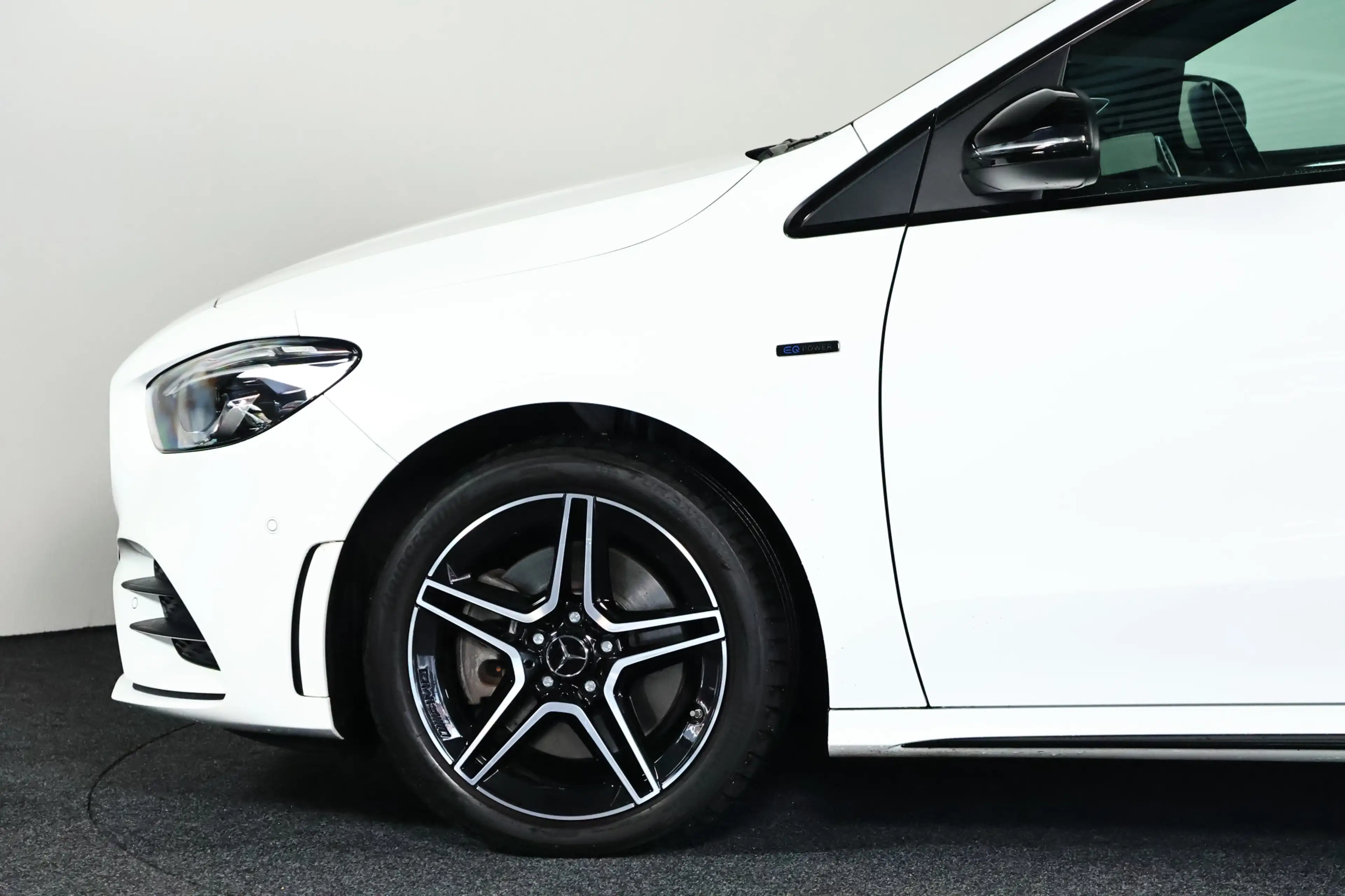 Mercedes-Benz B 250 e AMG Line / LED / Burmester / Navi — photo 27