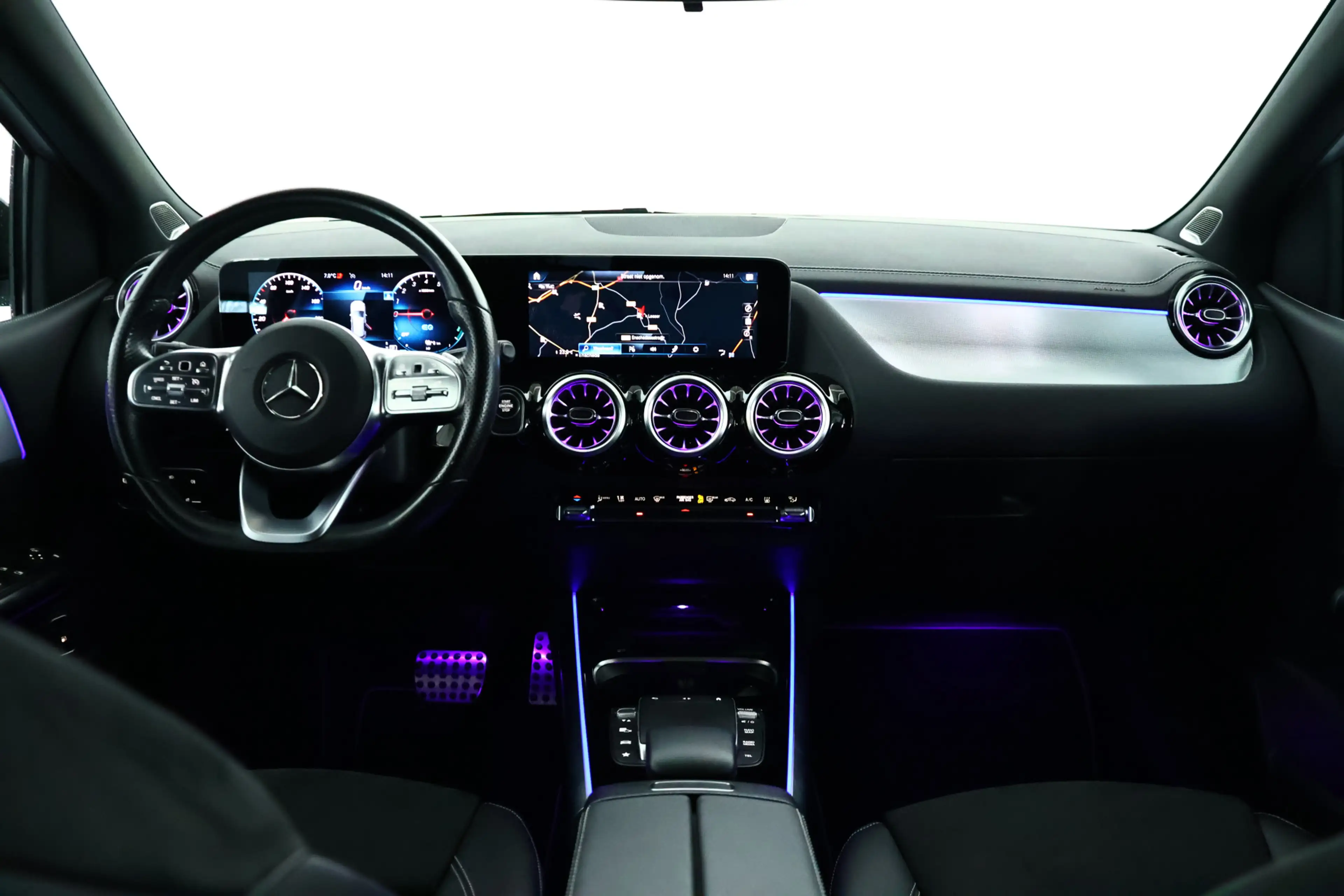 Mercedes-Benz B 250 e AMG Line / LED / Burmester / Navi — photo 26