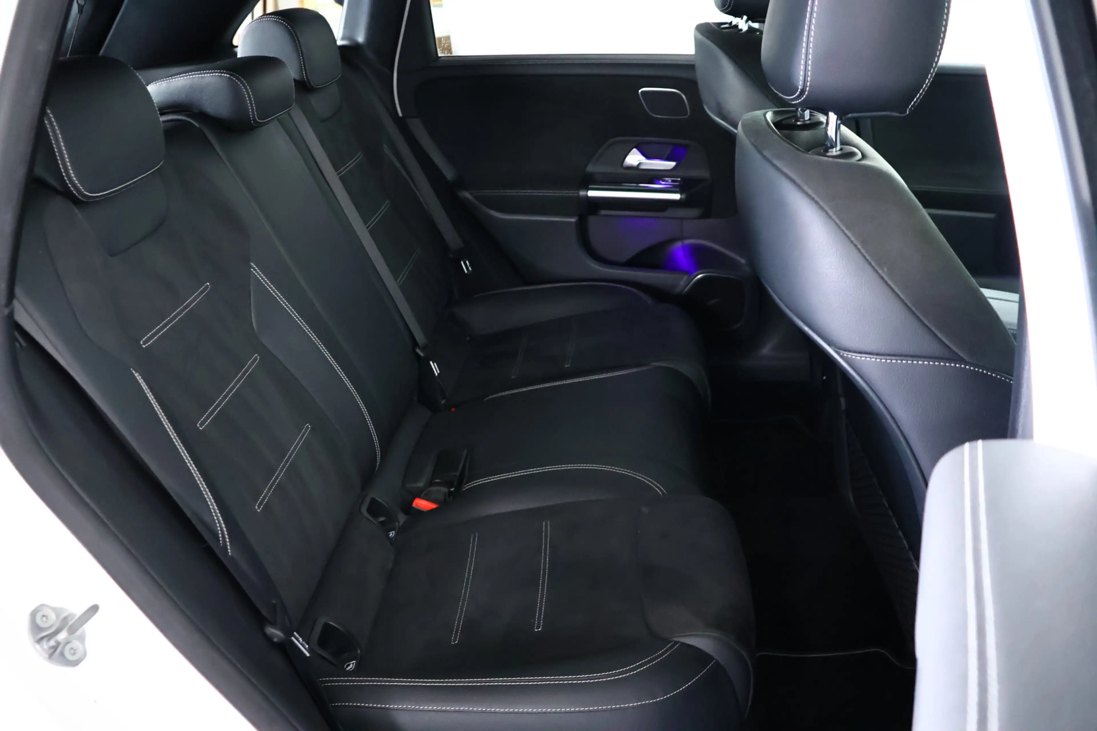 Mercedes-Benz B 250 e AMG Line / LED / Burmester / Navi — photo 13