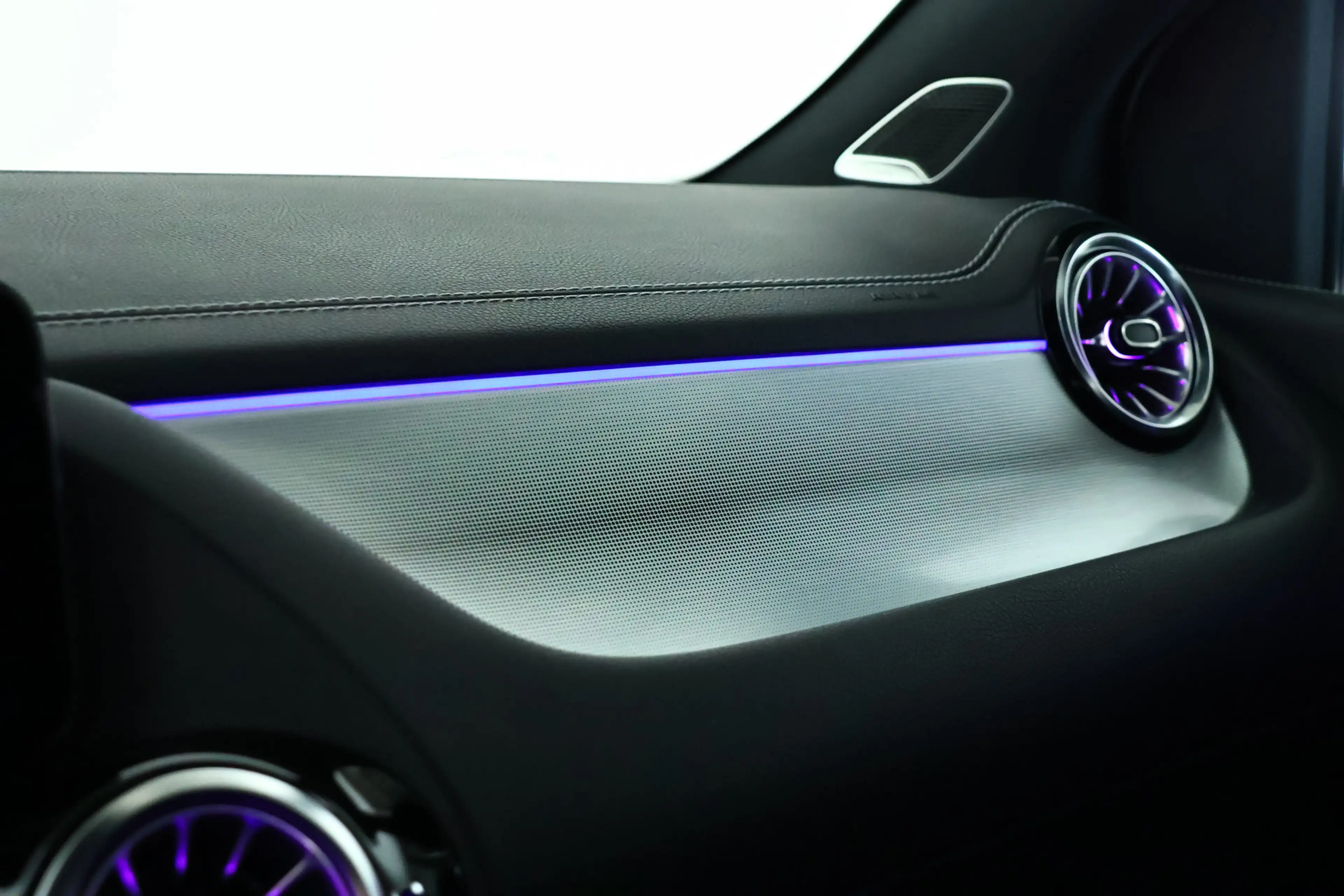 Mercedes-Benz B 250 e AMG Line / LED / Burmester / Navi — photo 22