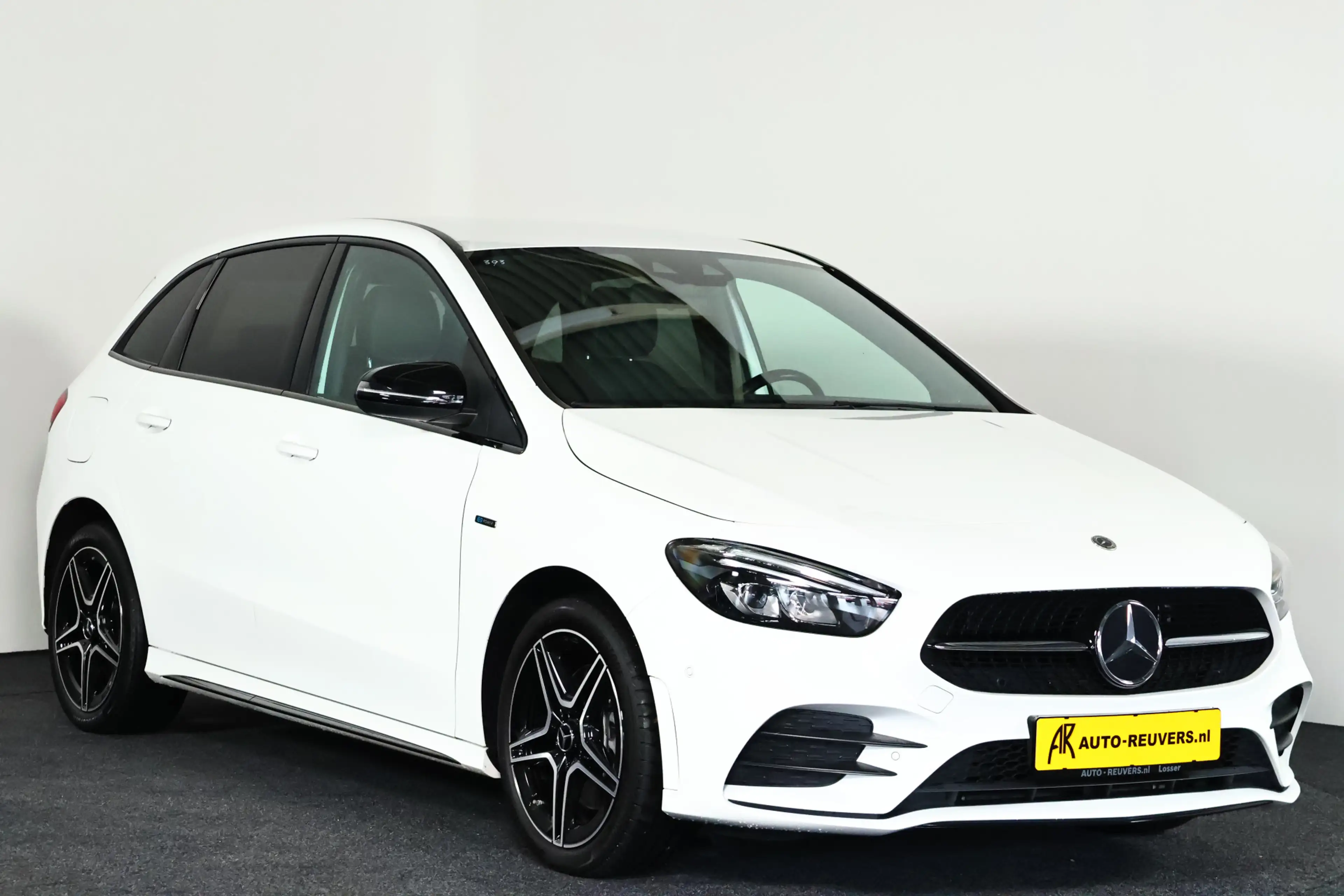 Mercedes-Benz B 250 e AMG Line / LED / Burmester / Navi — photo 4