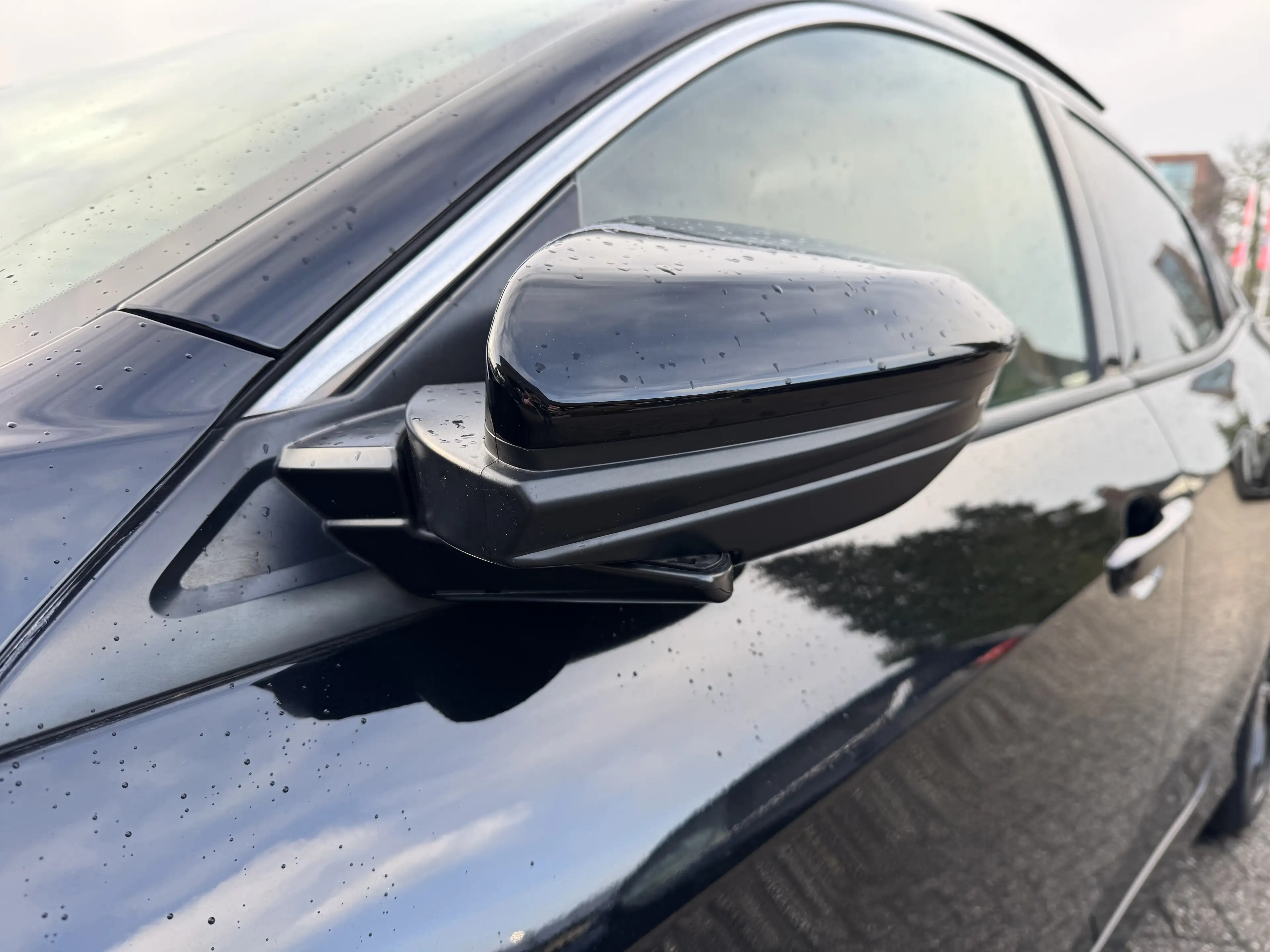 Honda Civic 5dr Civic 1.0 i-VTEC Elegance Black Edition — photo 15