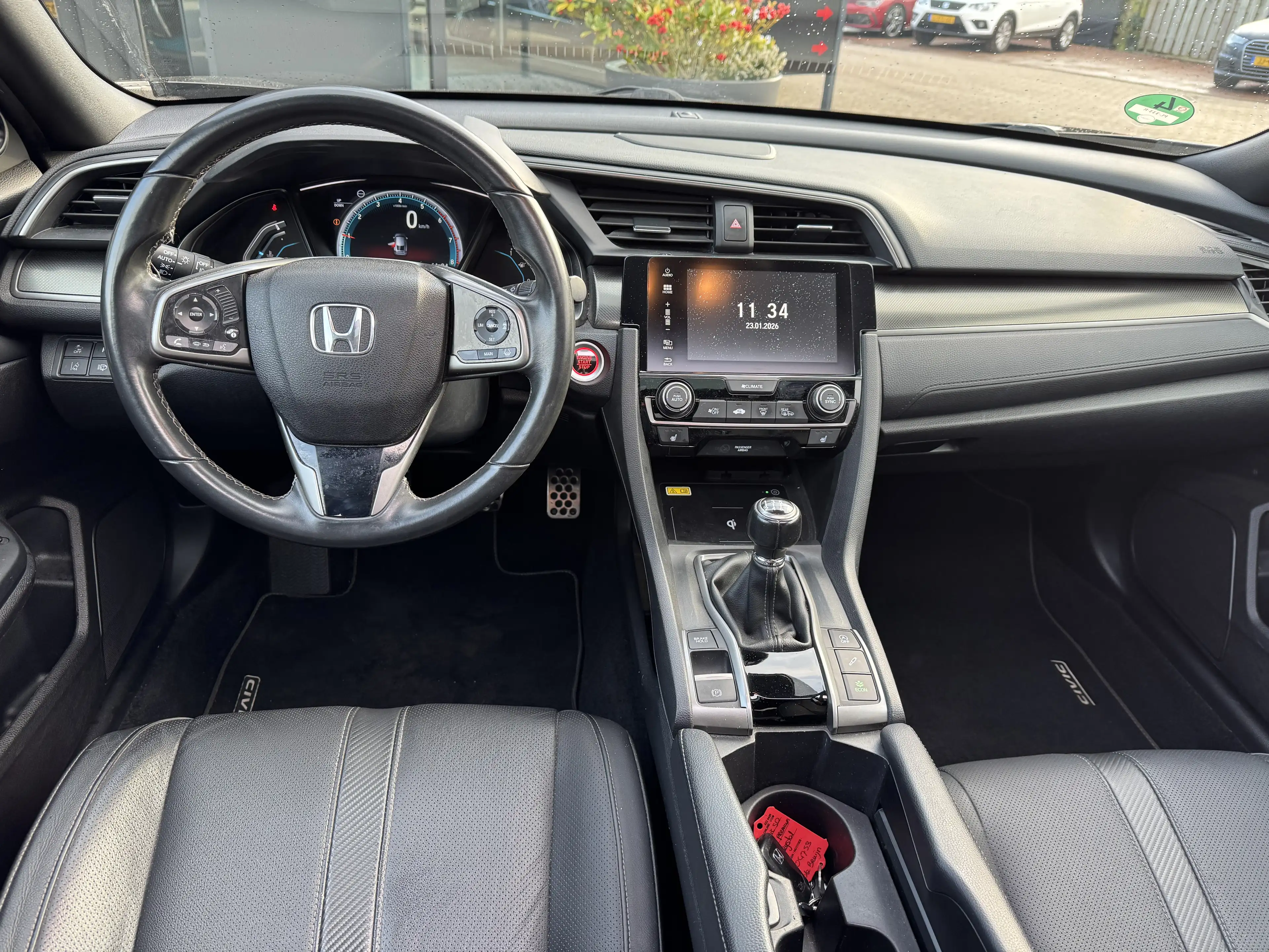 Honda Civic 5dr Civic 1.0 i-VTEC Elegance Black Edition — photo 2