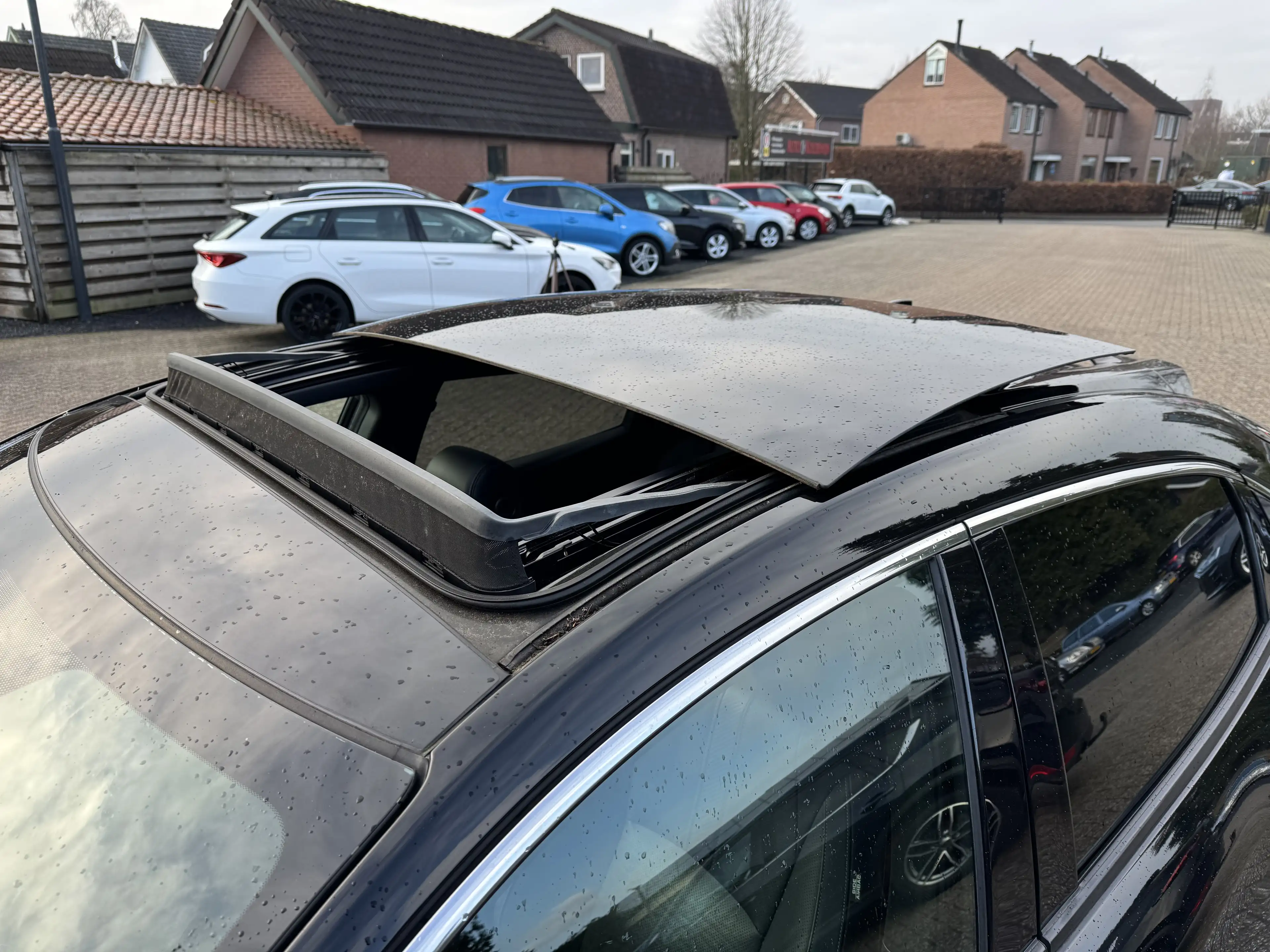 Honda Civic 5dr Civic 1.0 i-VTEC Elegance Black Edition — photo 3