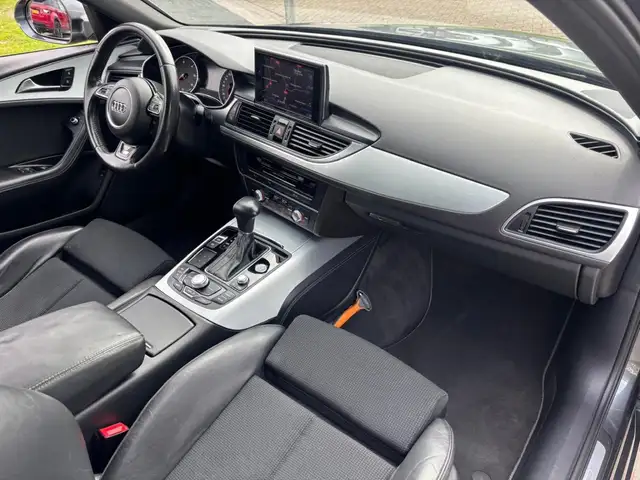 Audi A6 view 9