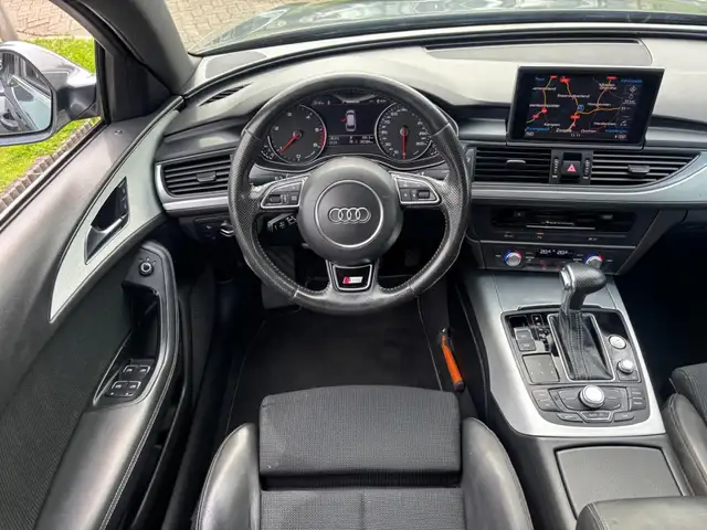 Audi A6 view 12