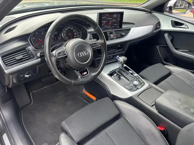 Audi A6 view 11