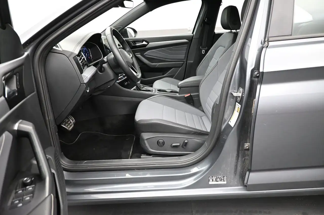 Volkswagen Jetta снимка Volkswagen Jetta