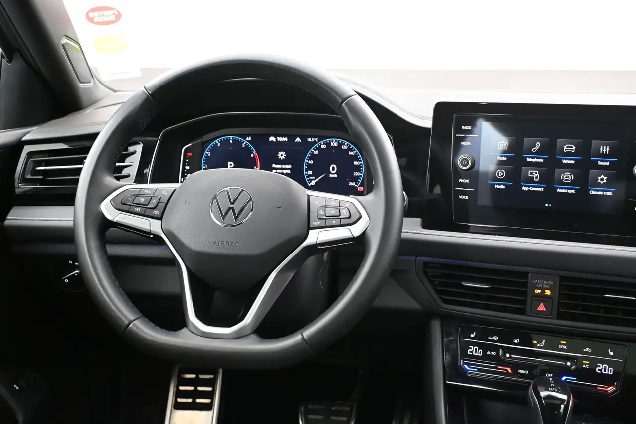 Volkswagen Jetta снимка Volkswagen Jetta