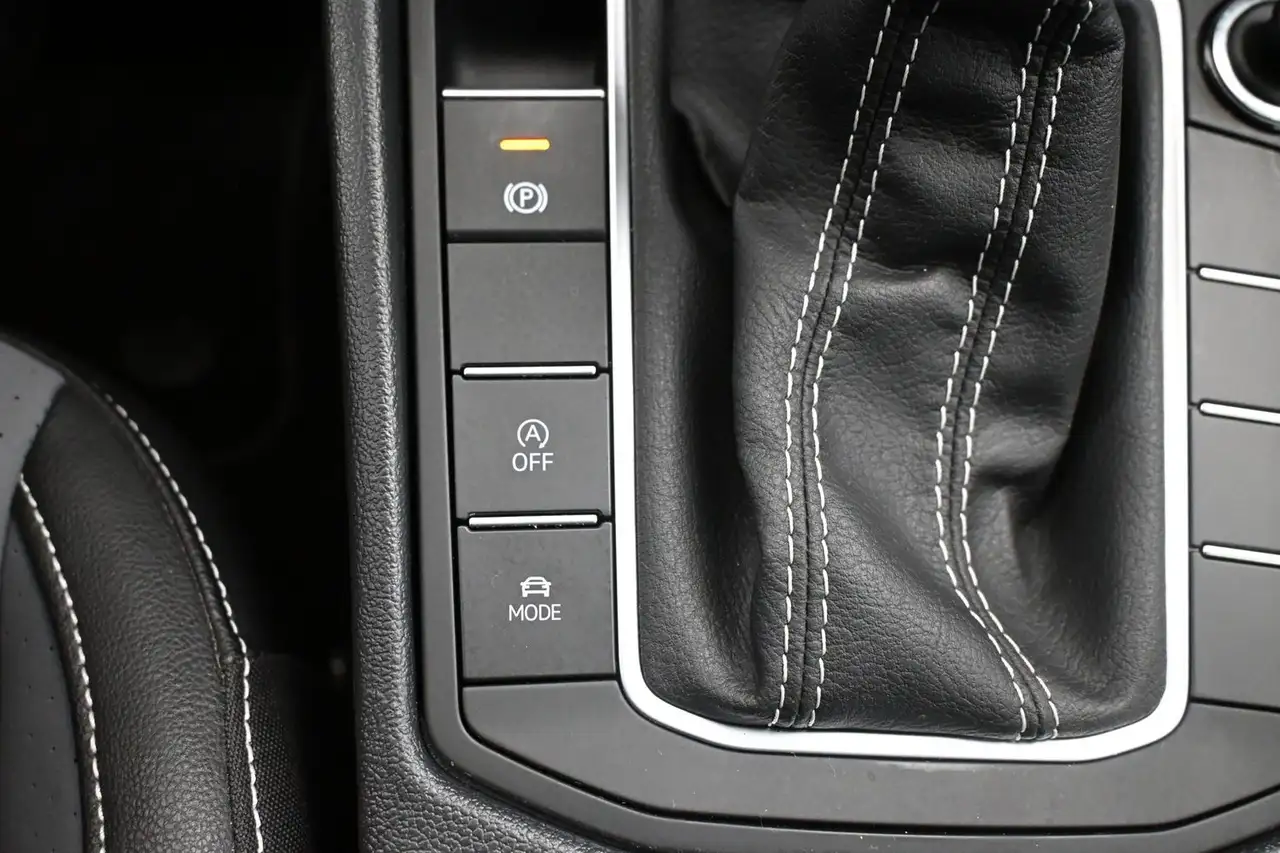 Volkswagen Jetta снимка Volkswagen Jetta