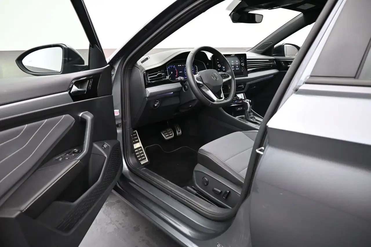 Volkswagen Jetta снимка Volkswagen Jetta