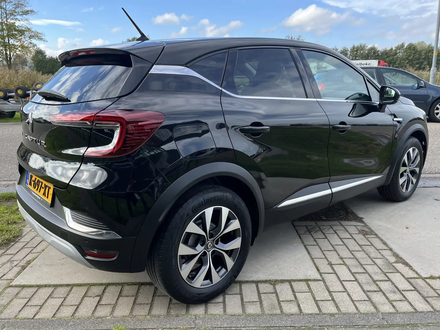 Renault Captur 1.0 TCe 100 Bi-Fuel Intens / Keyless / Bose / Voor Zwart - 2