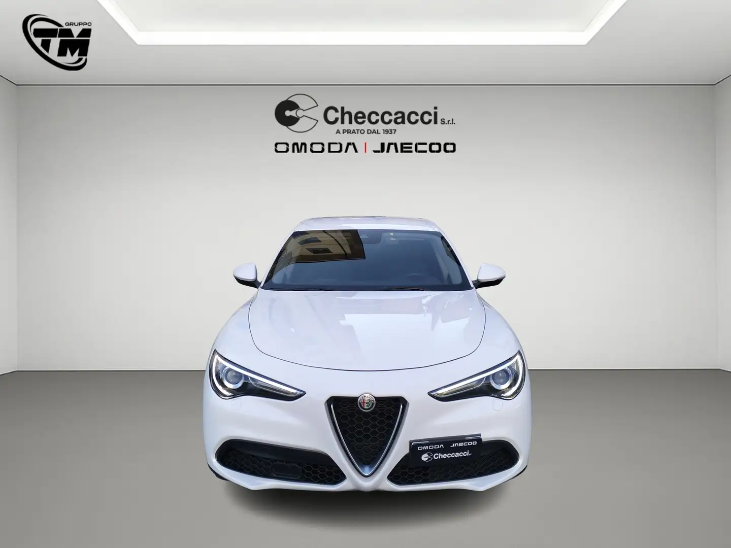 Alfa Romeo Stelvio 2019 2.2 t Sport Tech rwd 160cv auto Weiß - 2