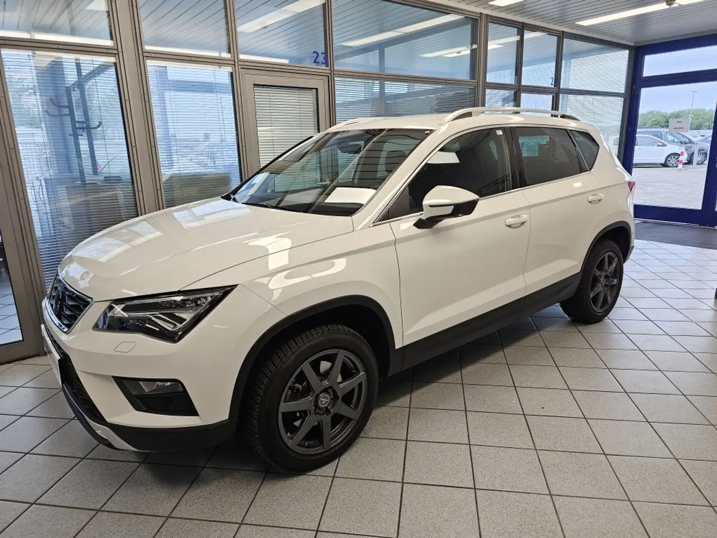 SEAT Ateca Xcellence DSG,Kamera,Sitzheizung,Navi Bílá - 2