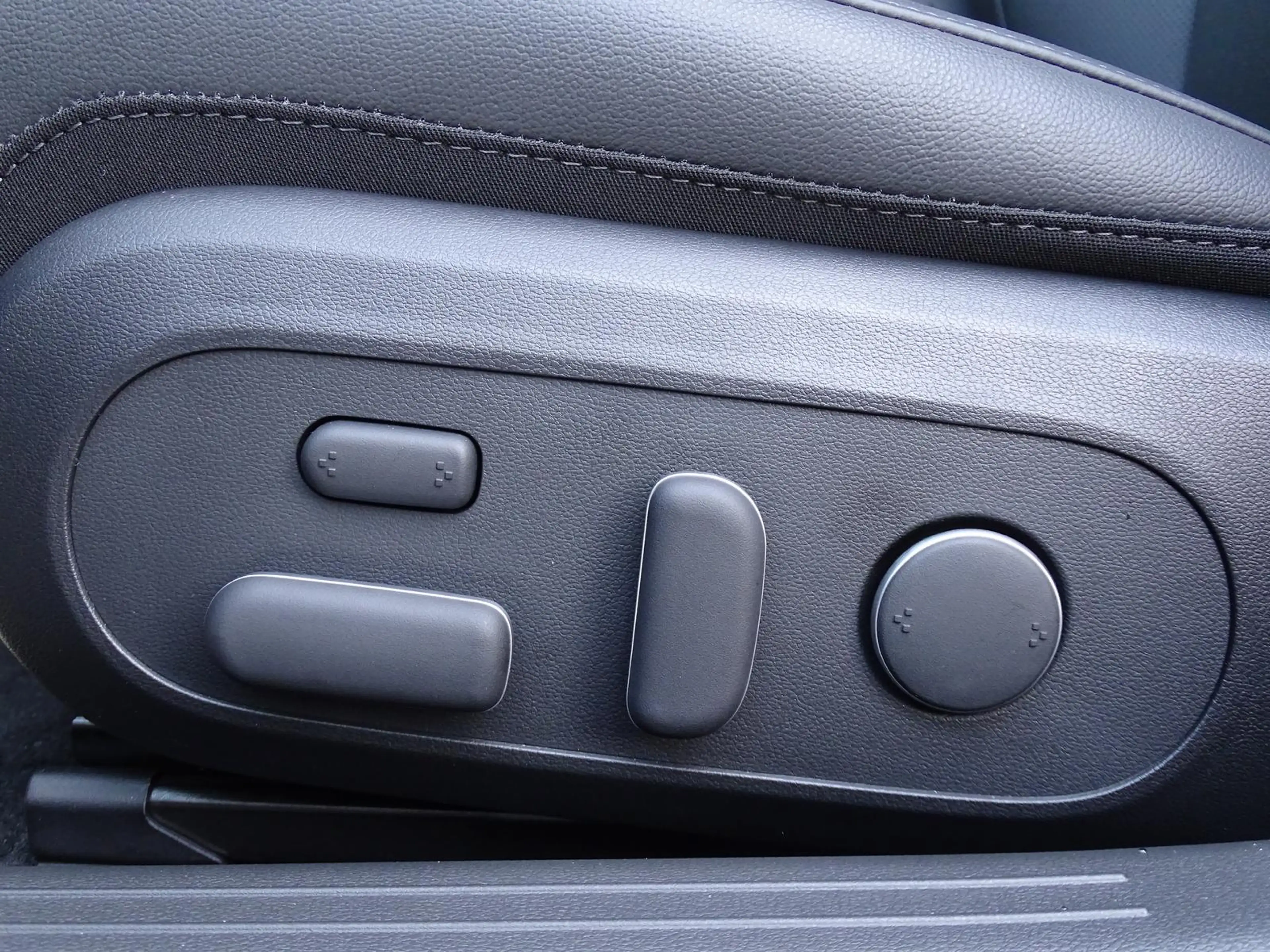 Hyundai IONIQ 6 77,4 kWh UNIQ 4WD MATRIX/HuD/BOSE/360° — photo 13