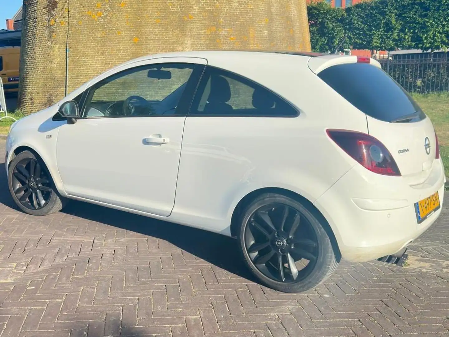Opel Corsa Corsa 1.4-16V Color Edit. Wit - 1