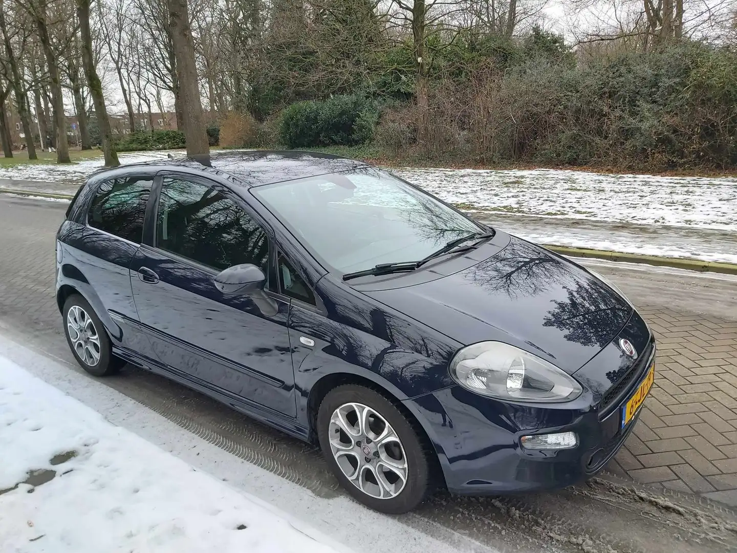 Fiat Punto 0.9 TwinAir Lounge Blauw - 1