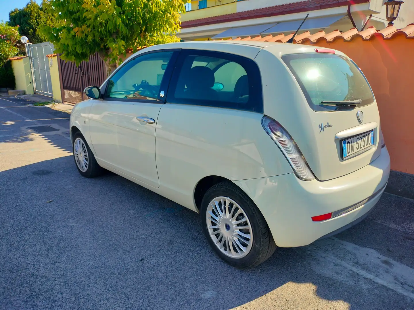 Lancia Ypsilon Ypsilon II 2007 1.4 8v Argento ecochic Gpl Bianco - 2
