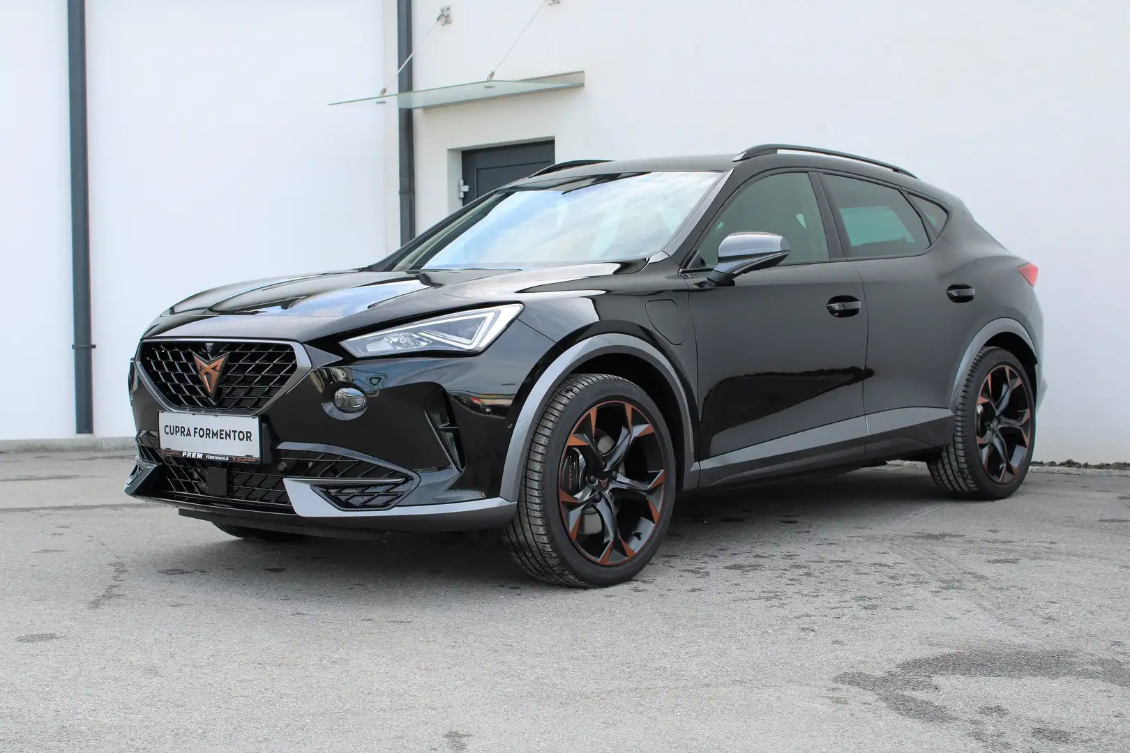 CUPRA Formentor VZ e-HYBRID "PHEV" 245 DSG mit Pano und viel Mehr! Zwart - 2