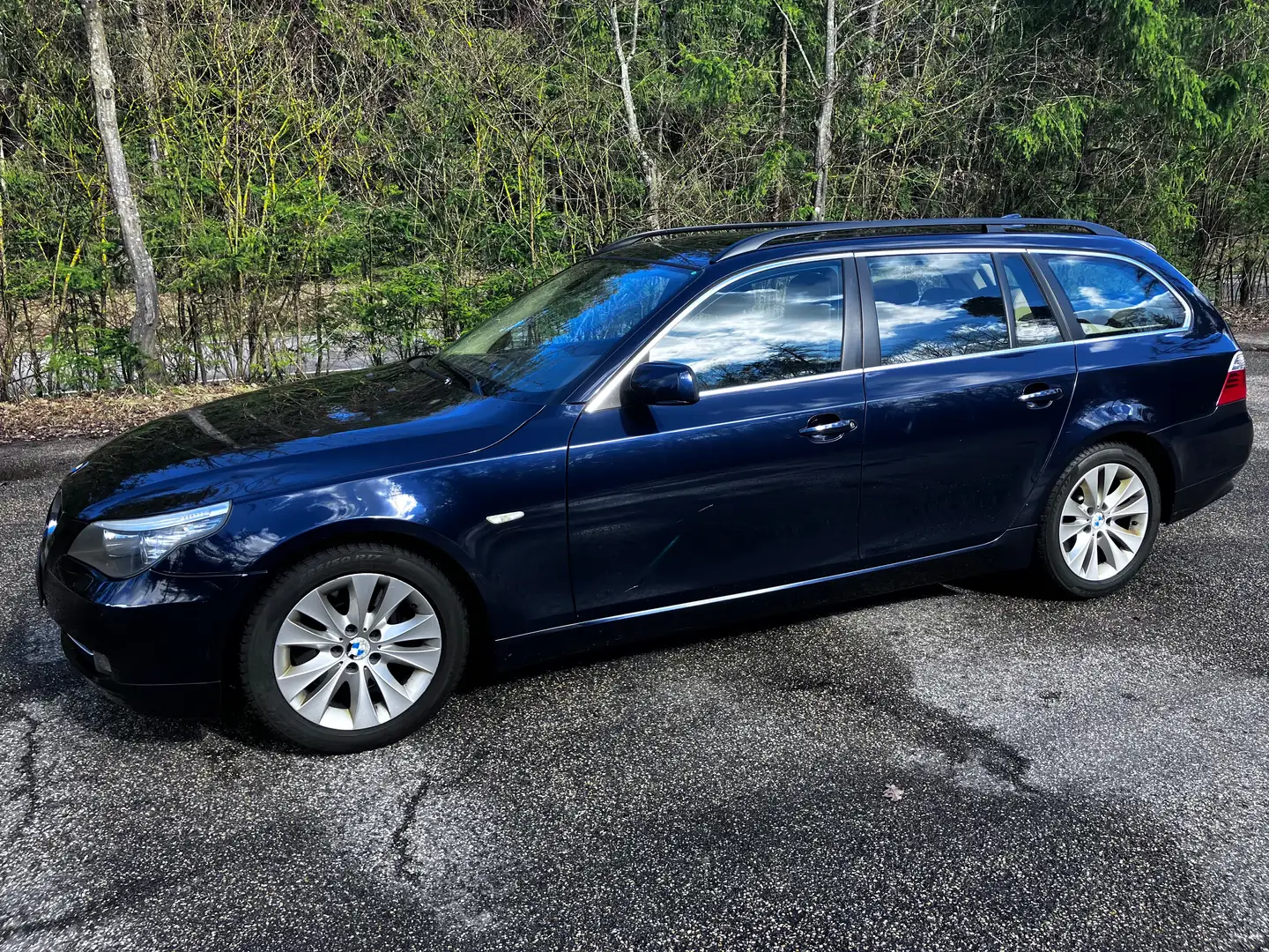 BMW 530 5er 530i Touring Aut. Edition Exclusive Blau - 2