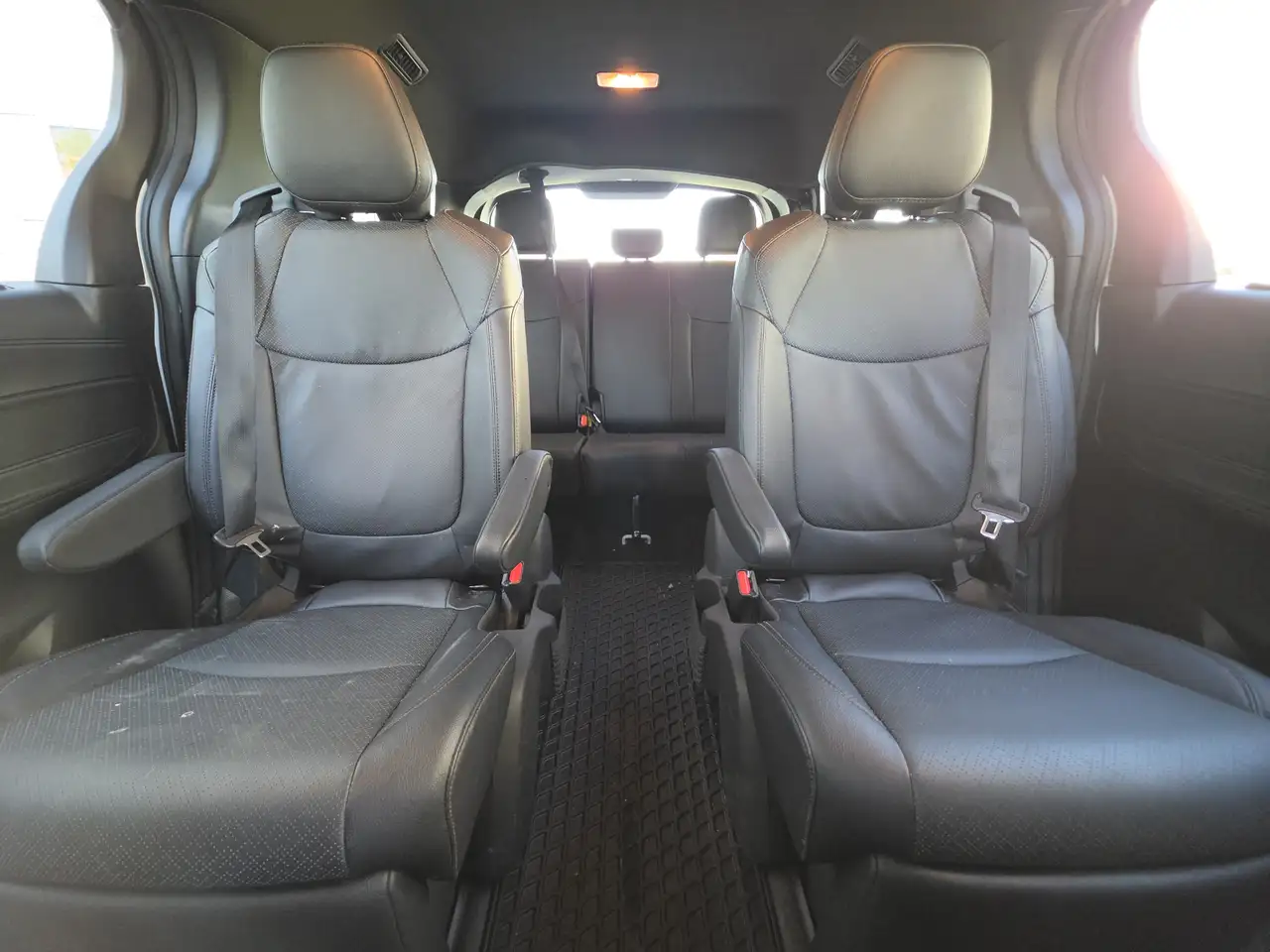 Toyota Sienna photo Toyota Sienna