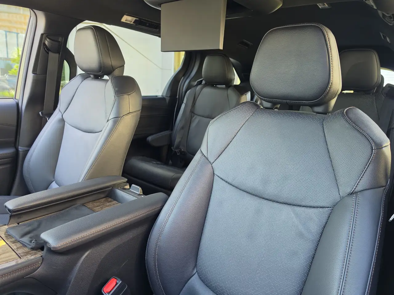 Toyota Sienna photo Toyota Sienna