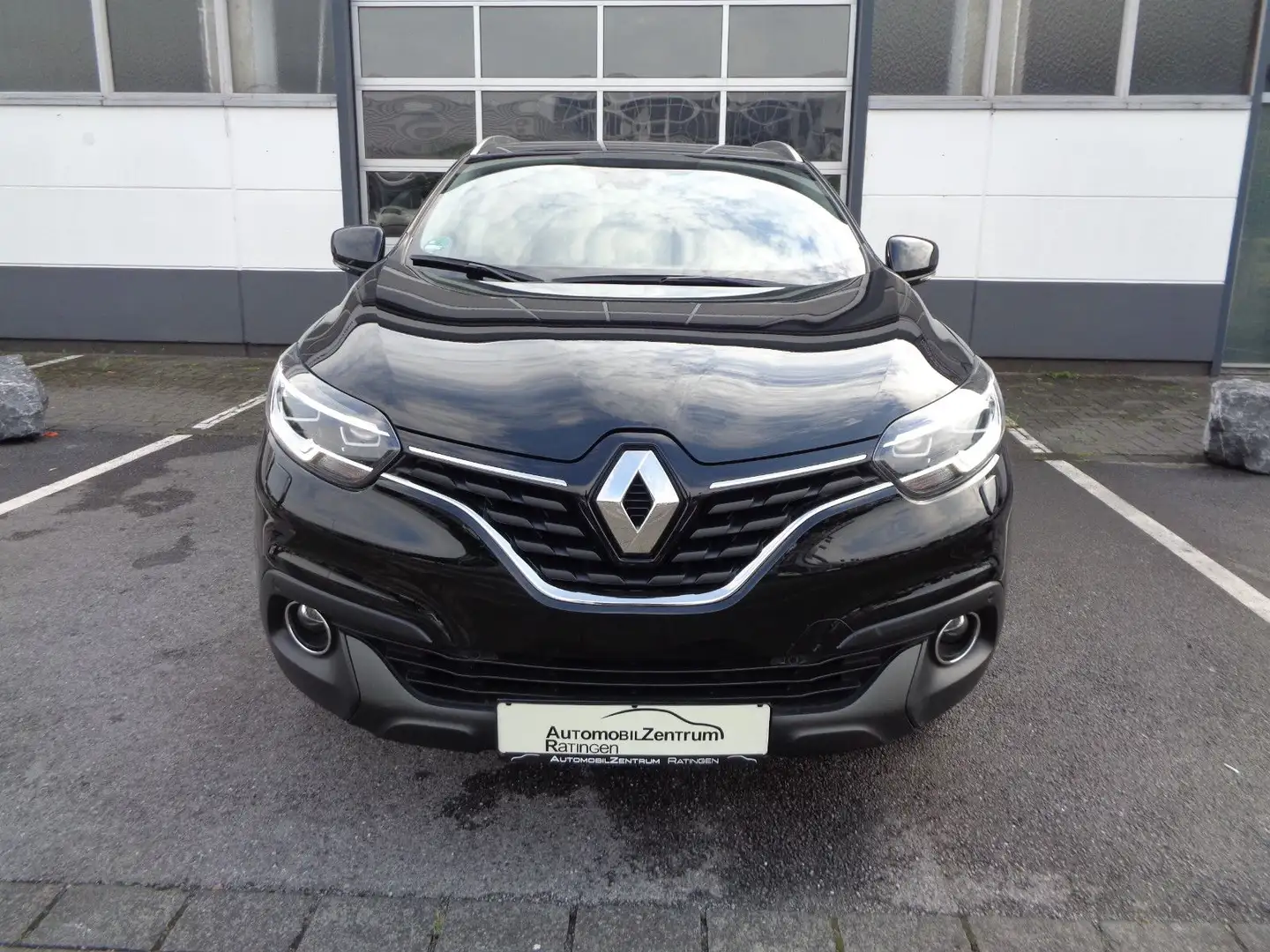 Renault Kadjar 1.2 TCE Crossborder*AUTOM*PANO*LEDER*LED* Schwarz - 2